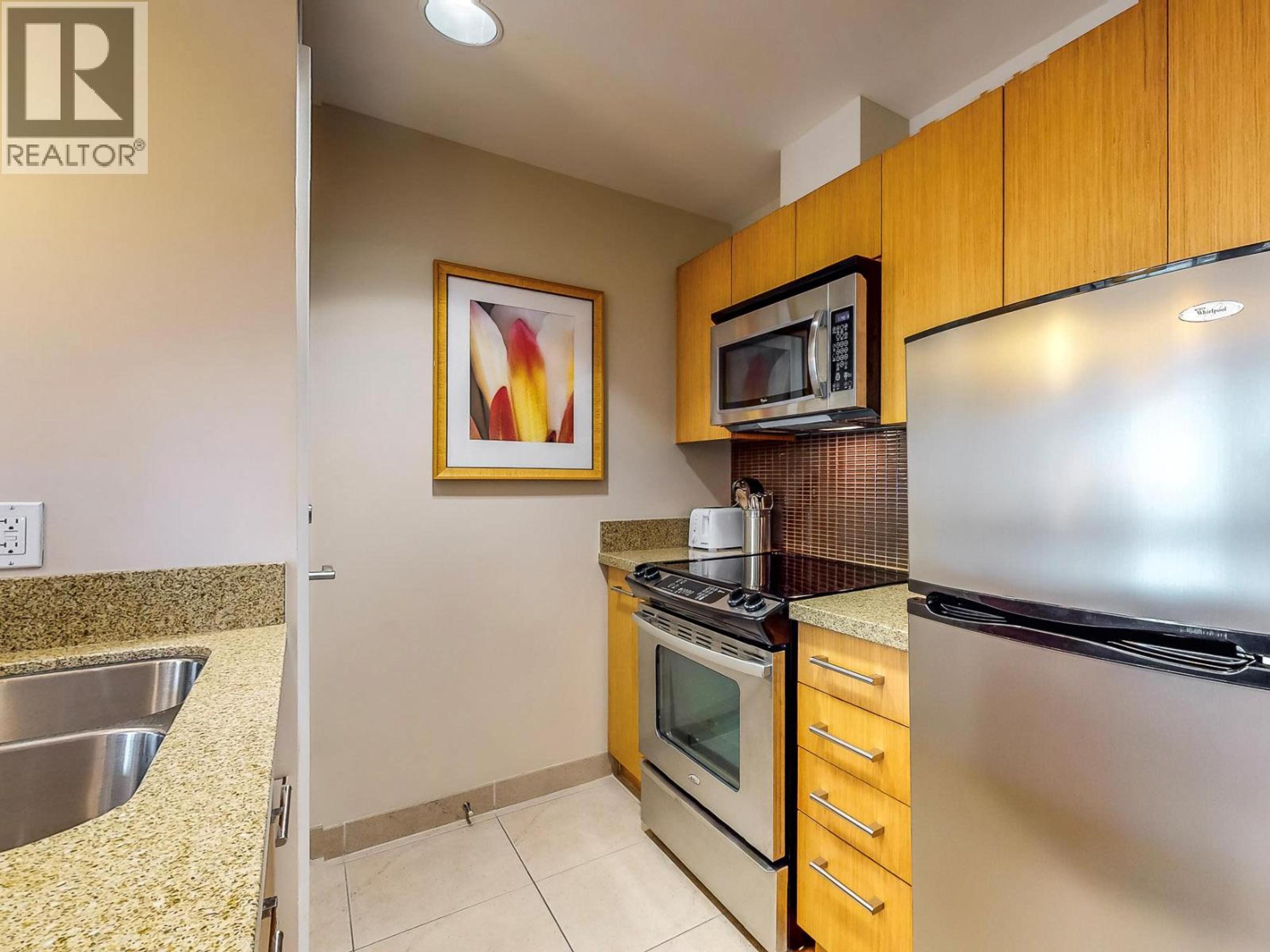 #413 15 PARK PLACE - 10