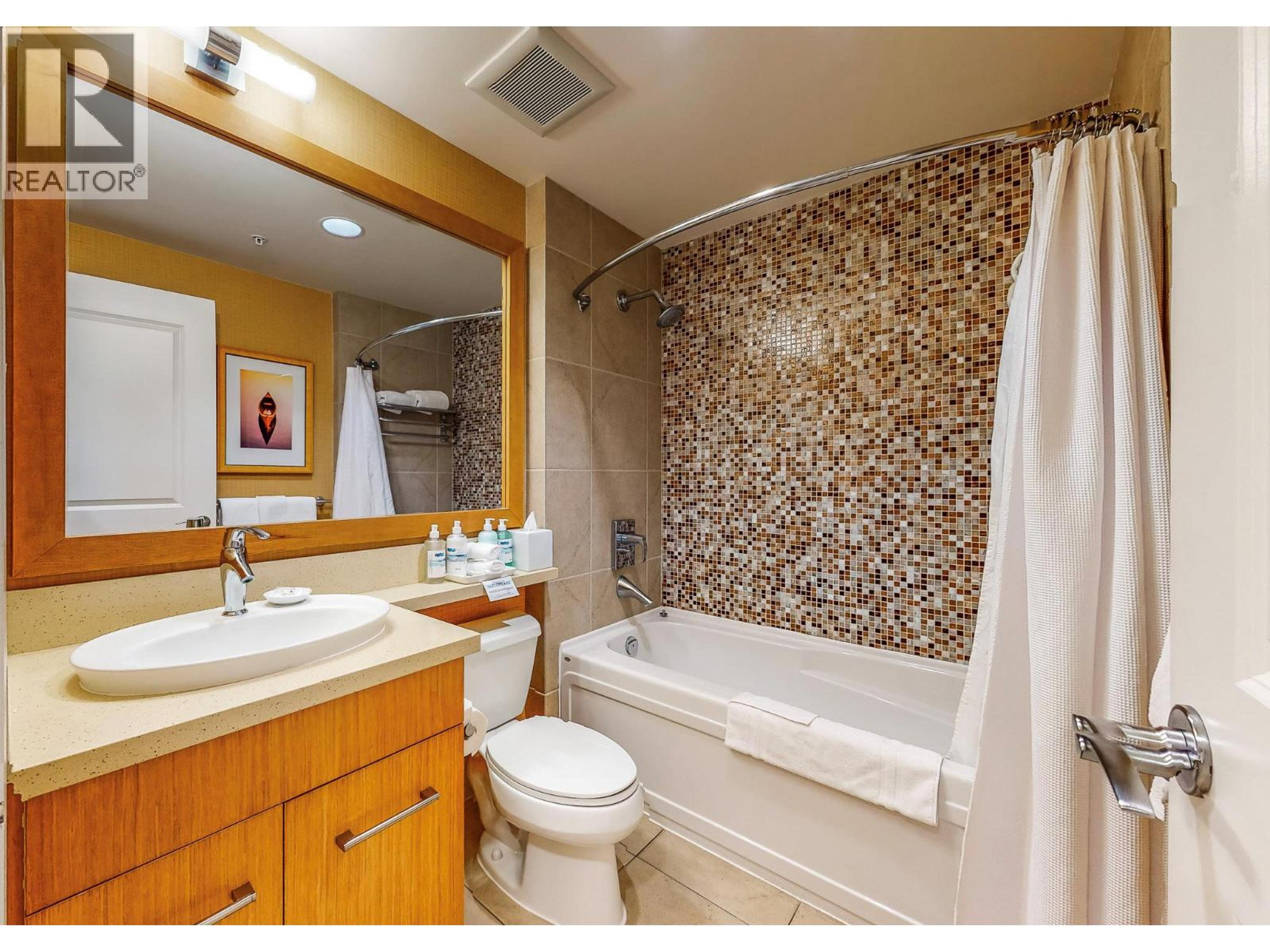 #413 15 PARK PLACE - 13