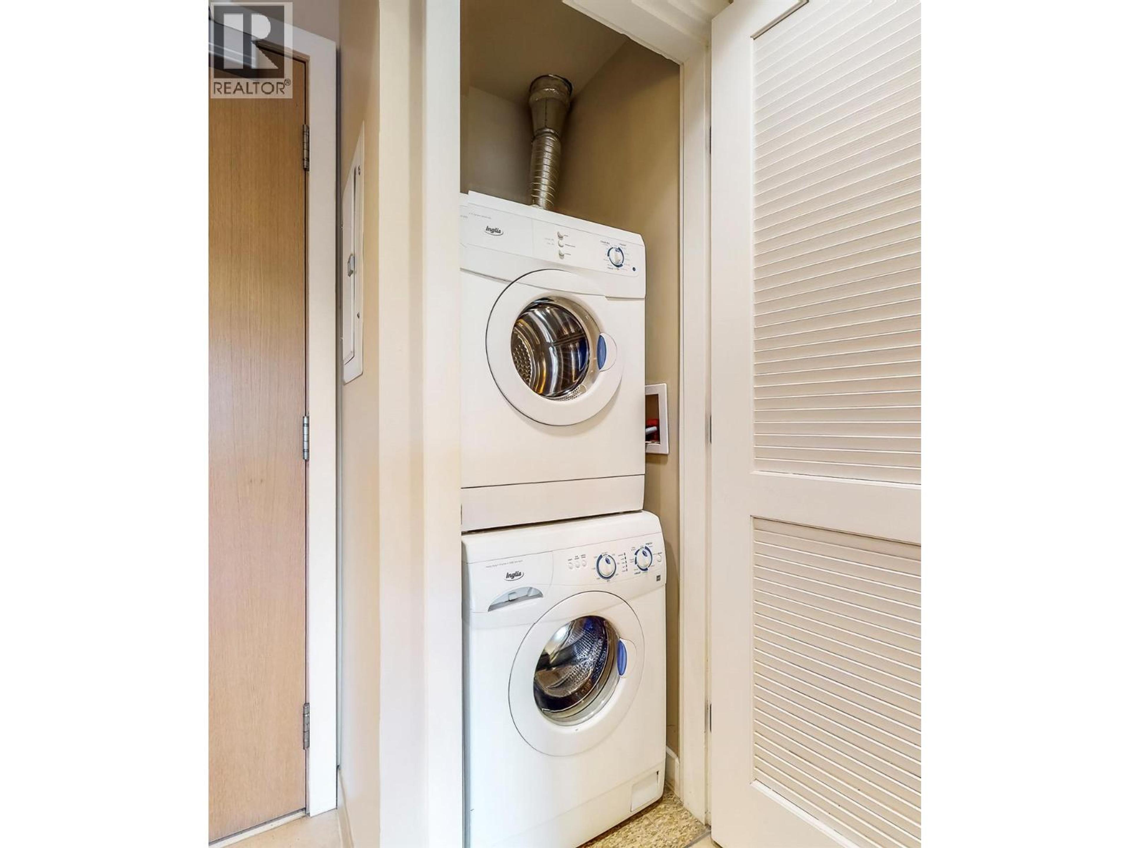 #413 15 PARK PLACE - 14