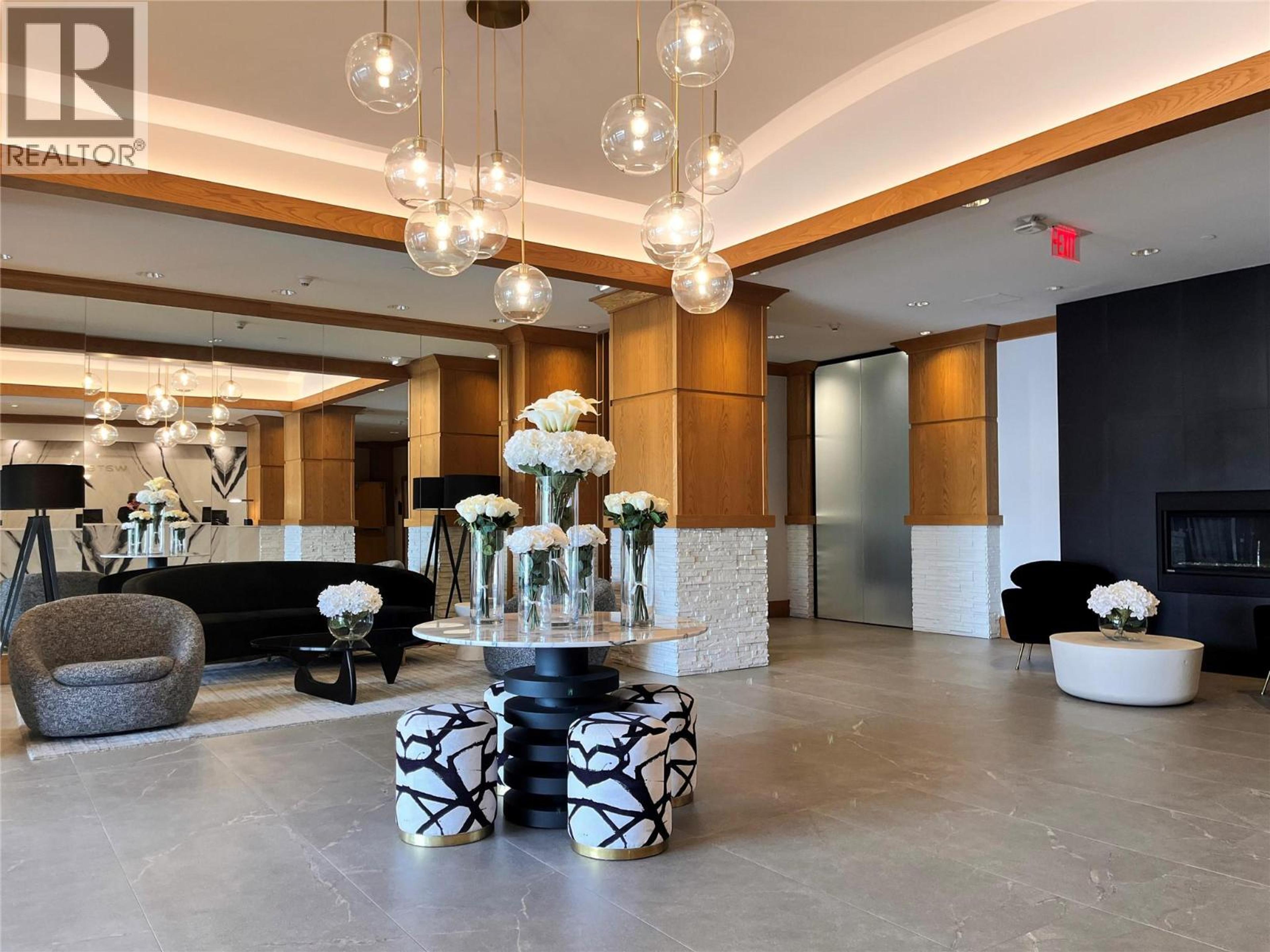 #413 15 PARK PLACE - 21