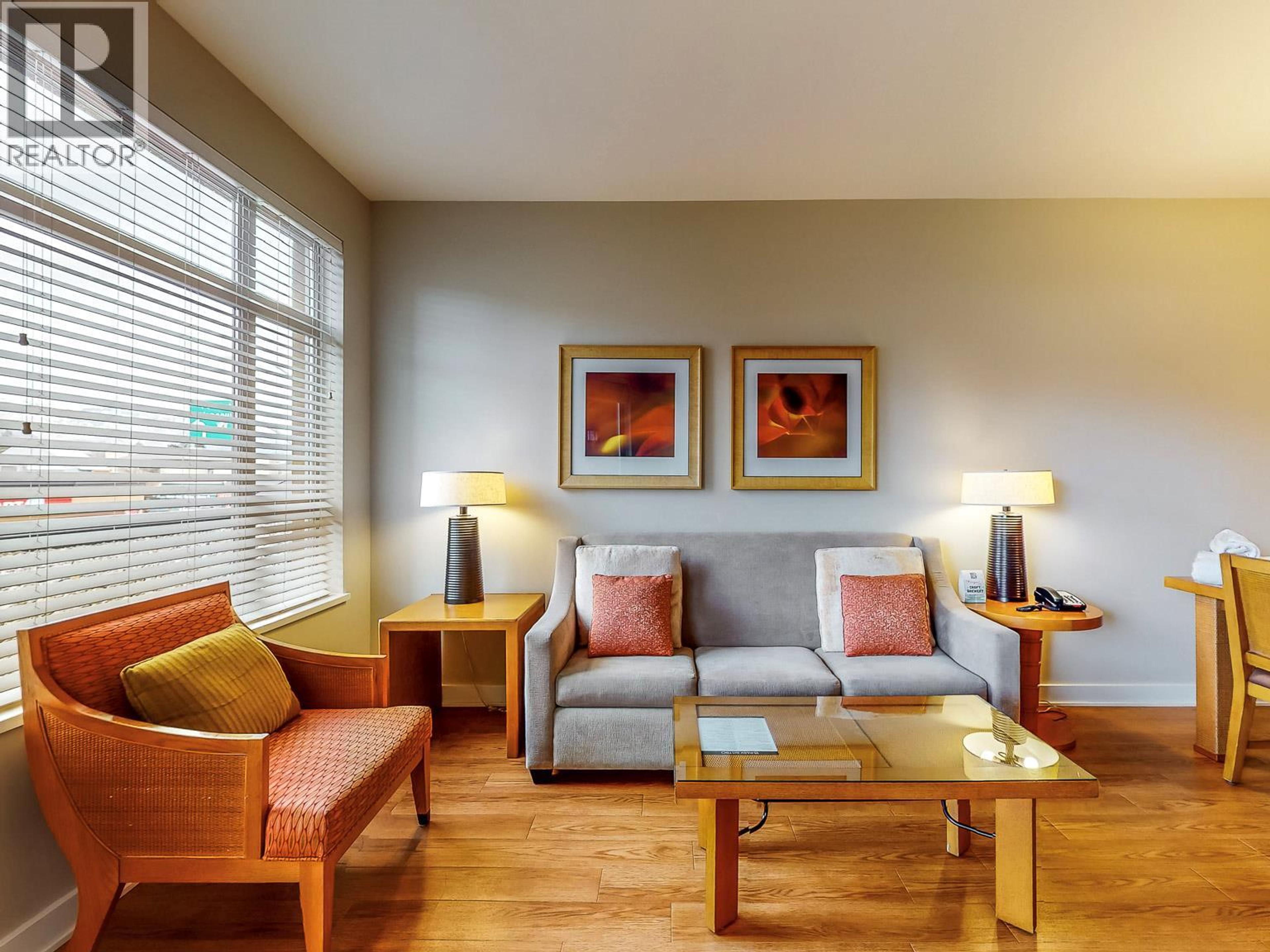 #413 15 PARK PLACE - 5