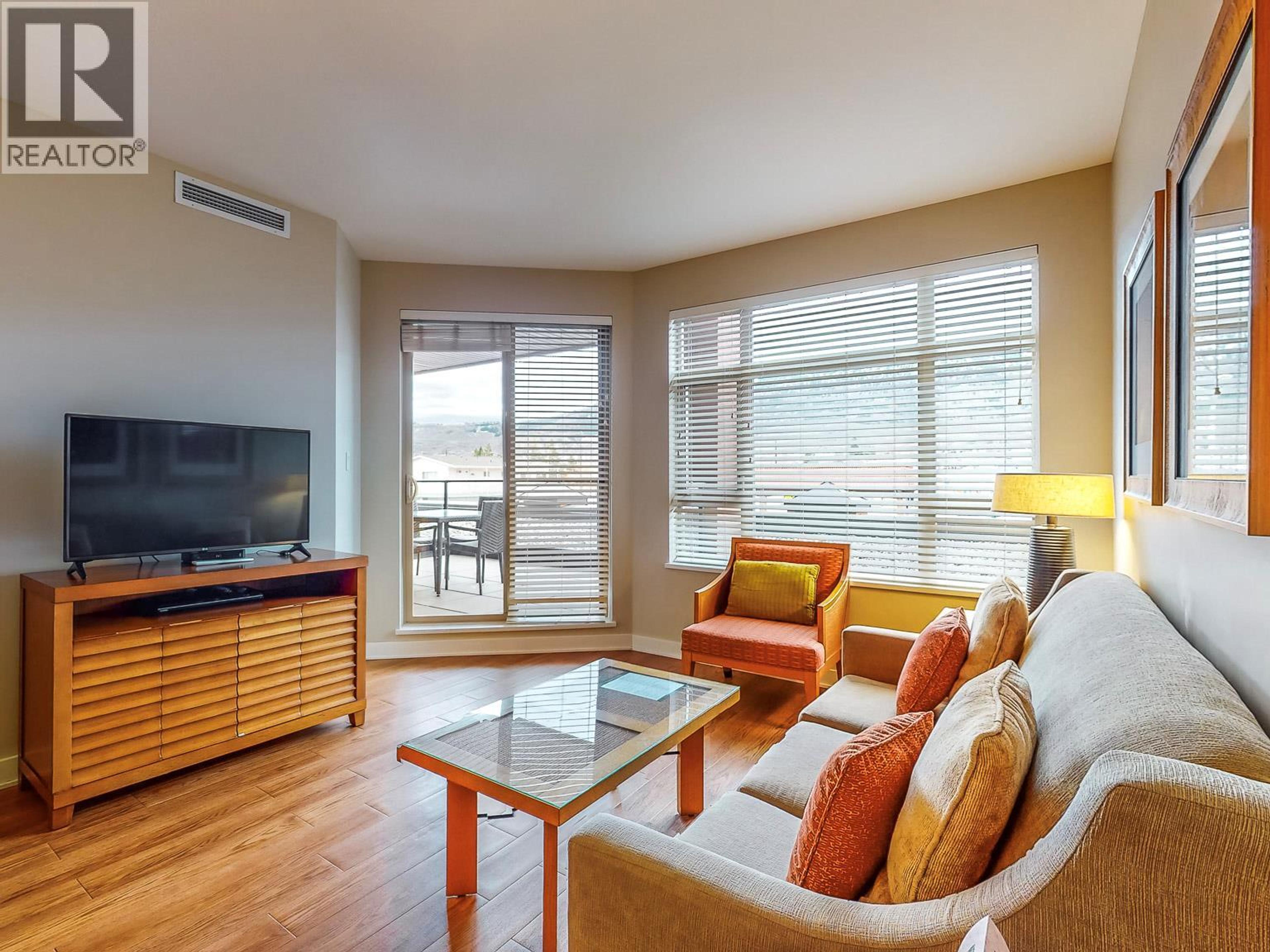 #413 15 PARK PLACE - 6