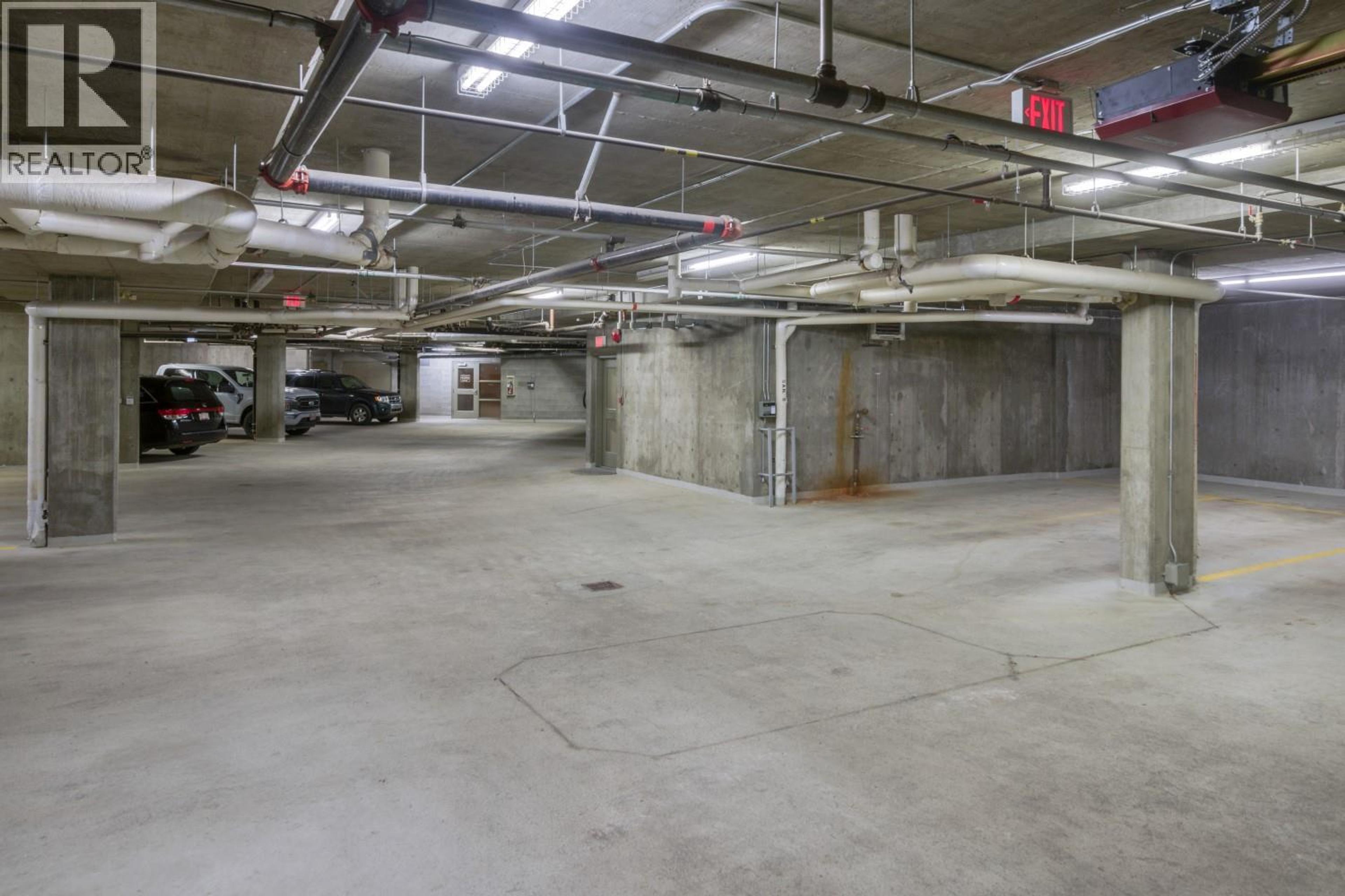 #415 2090 SUMMIT DRIVE - 27