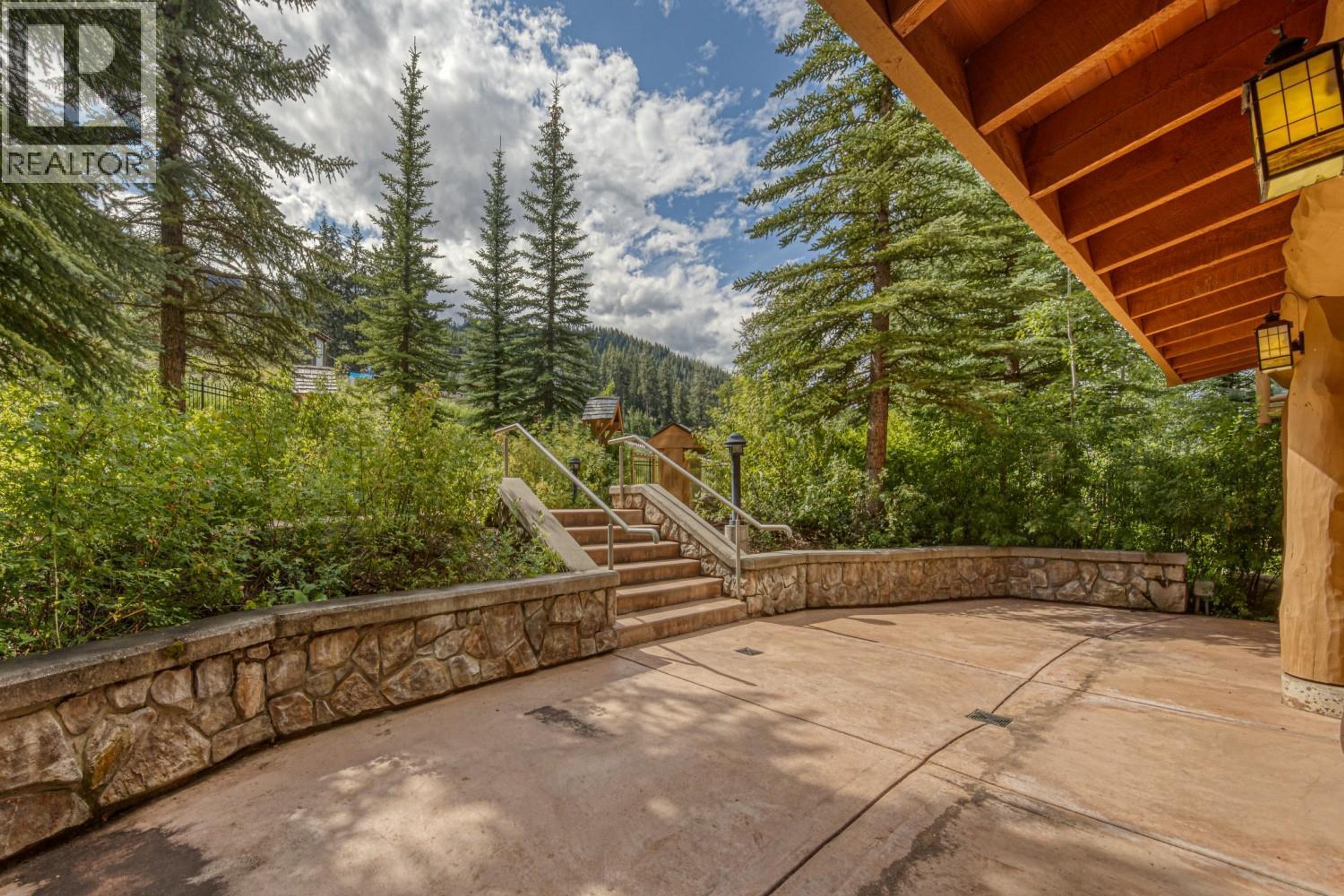 #415 2090 SUMMIT DRIVE - 31