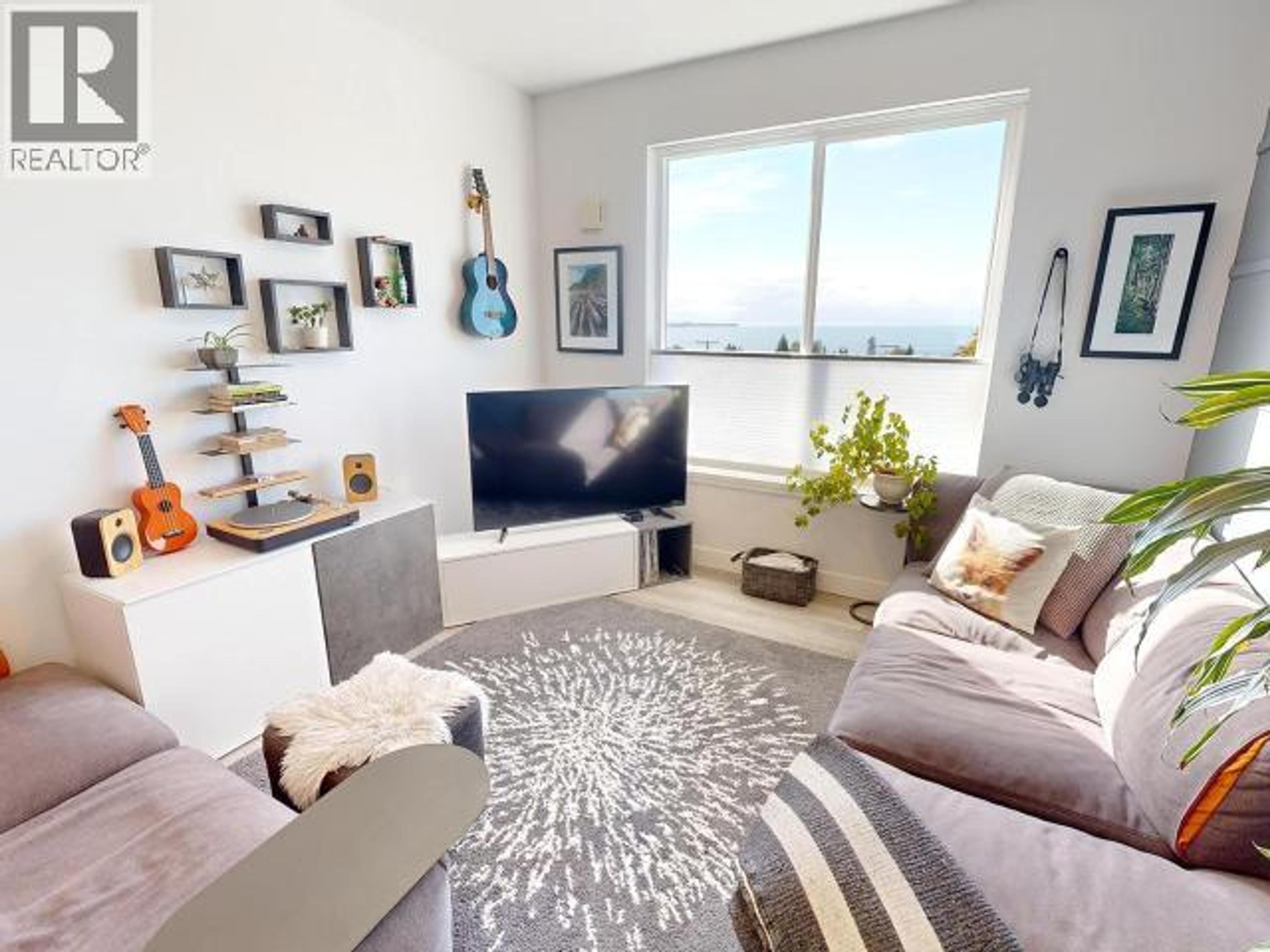 #402 7175 DUNCAN STREET - Image 2