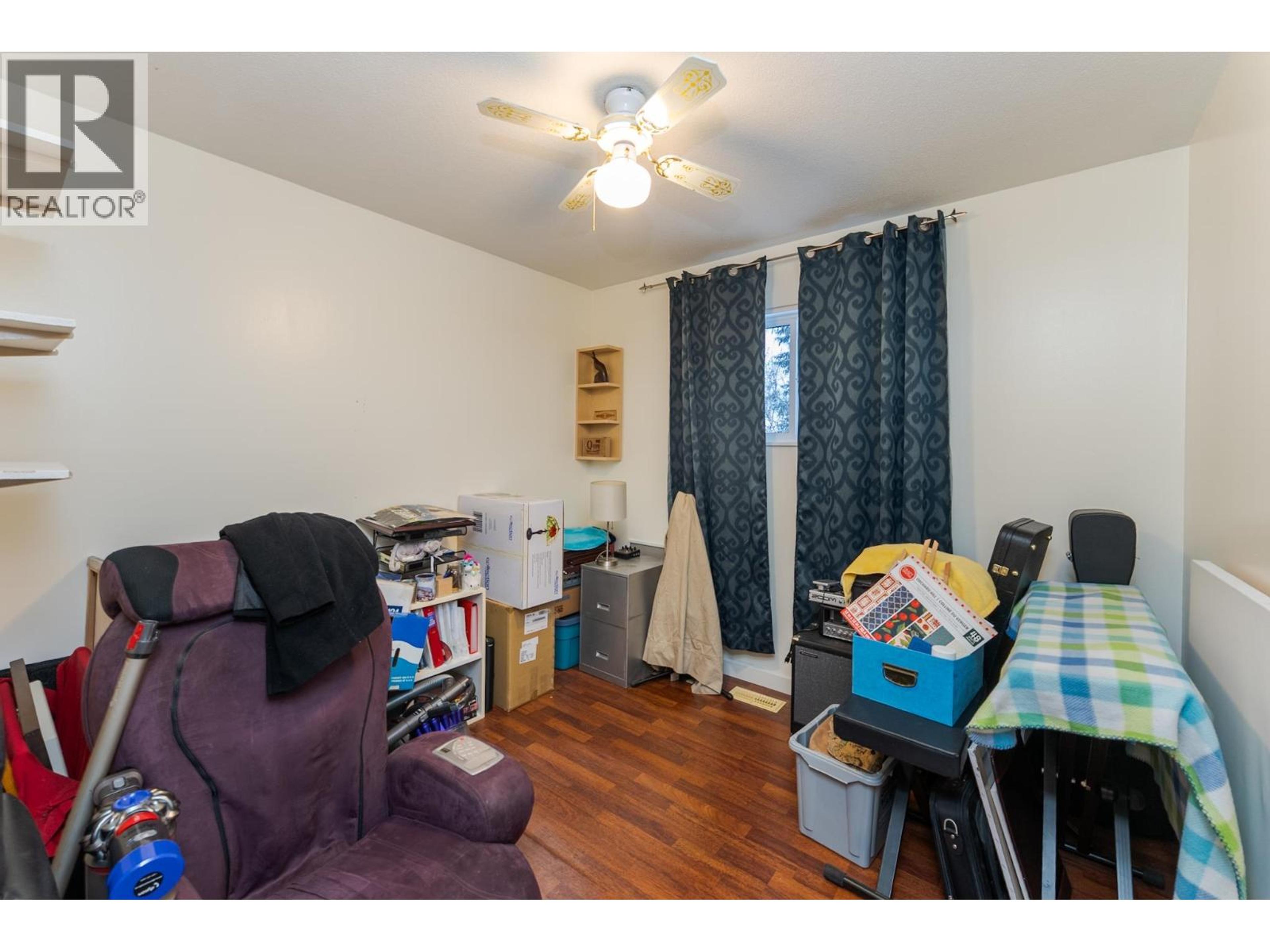 226 WILSON CRESCENT - 19