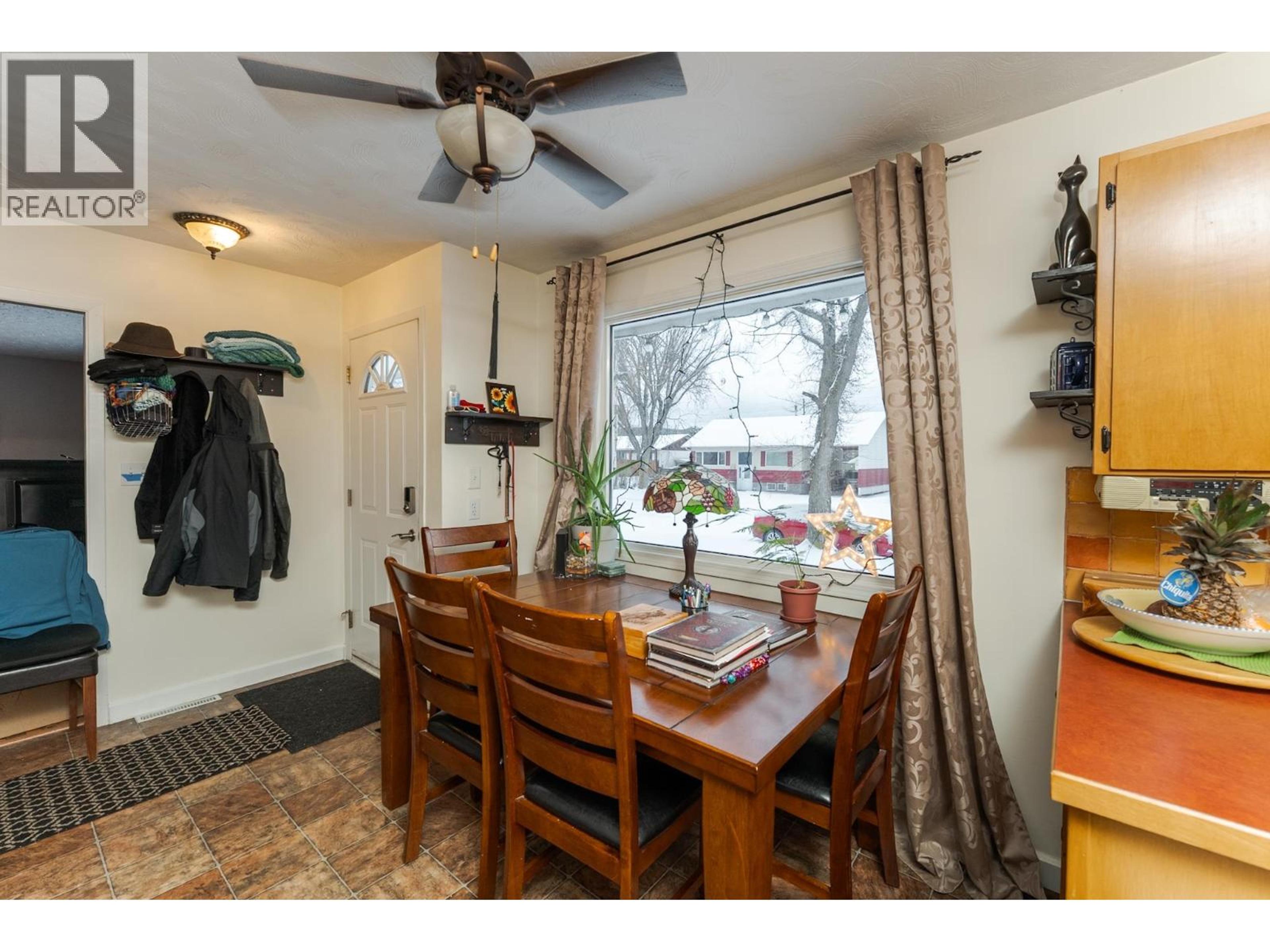 226 WILSON CRESCENT - 5