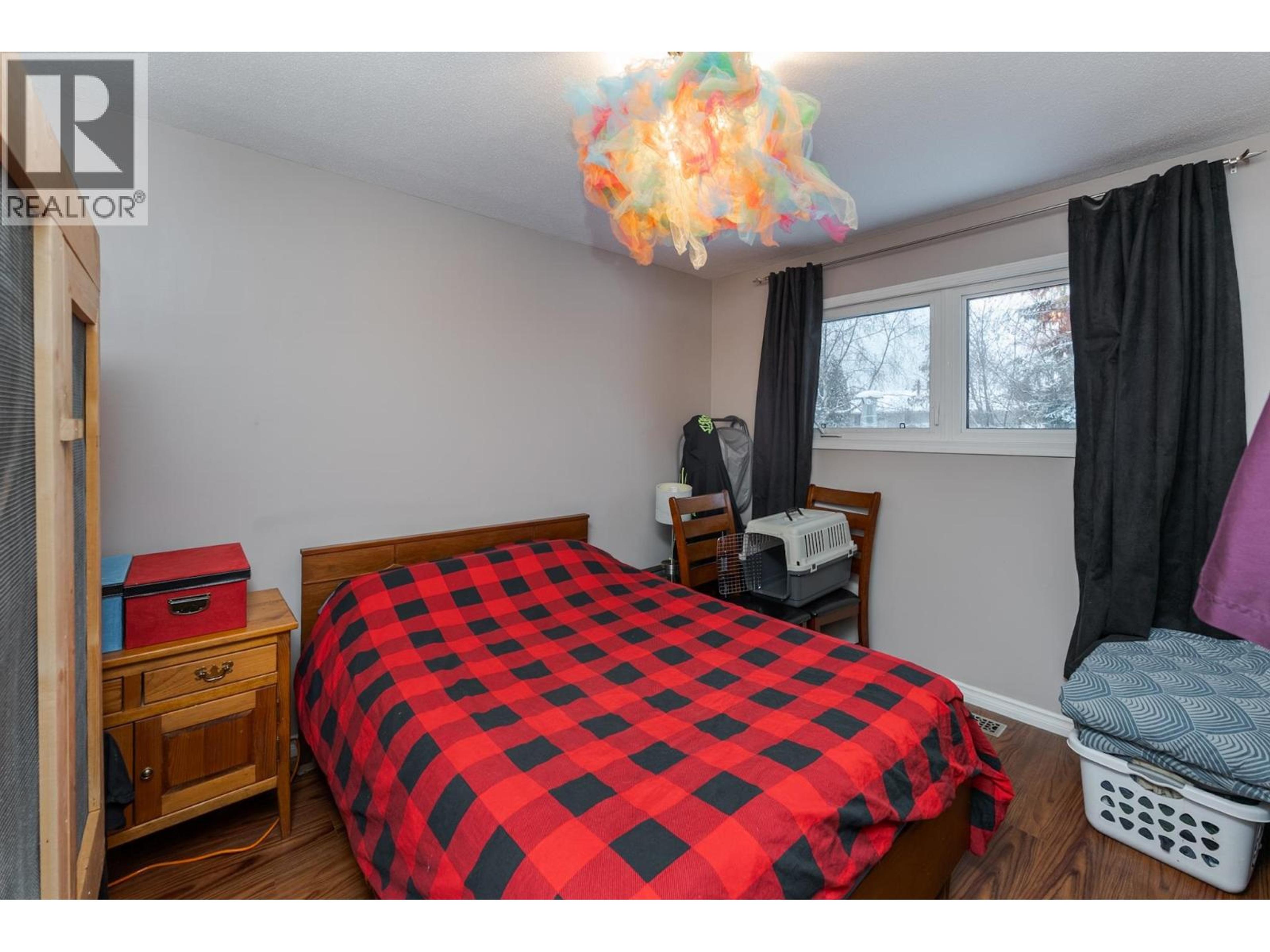 226 WILSON CRESCENT - 23