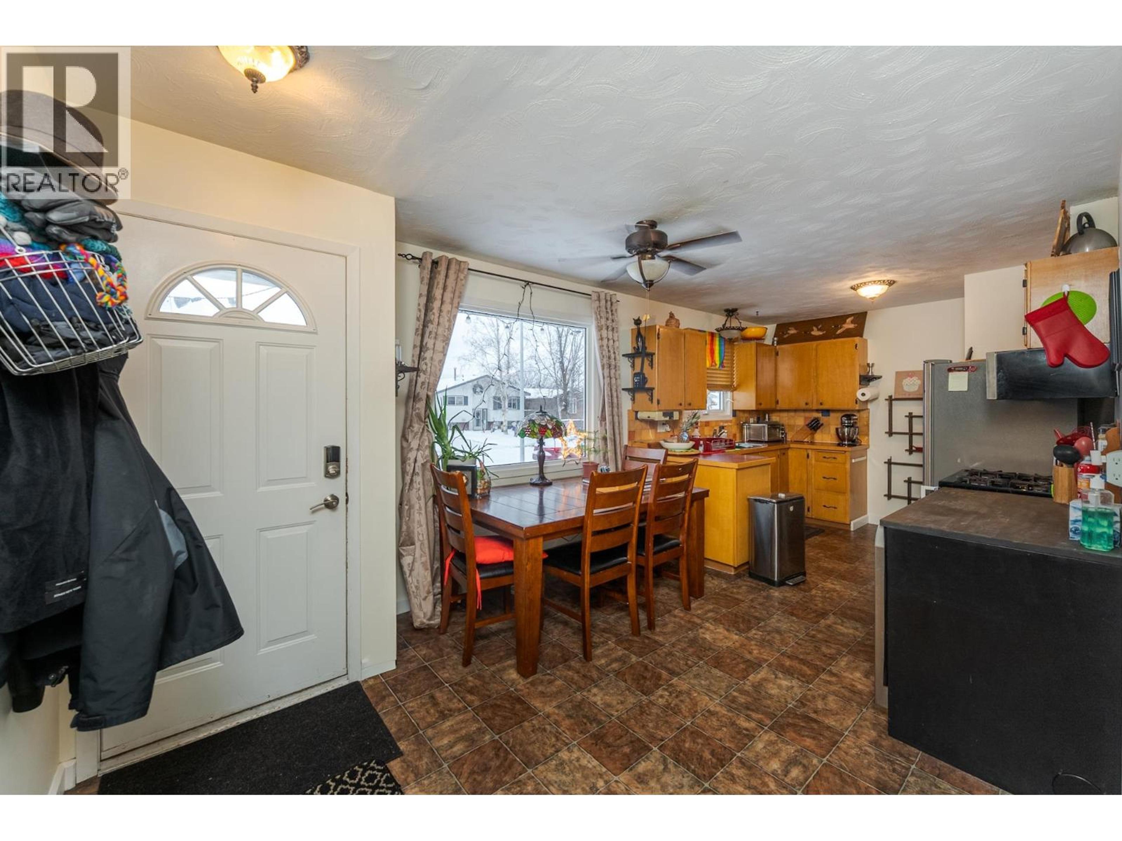 226 WILSON CRESCENT - 25