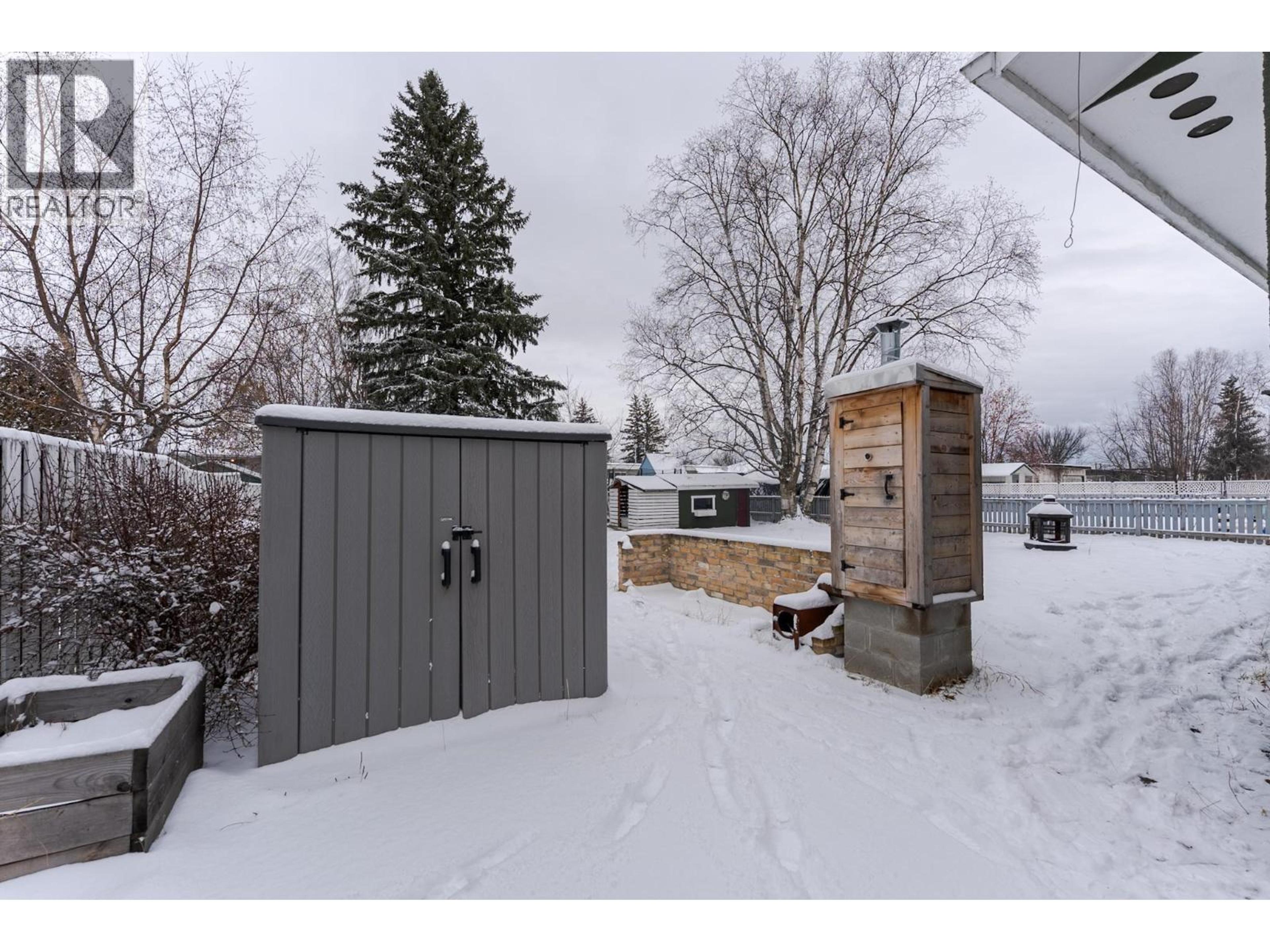 226 WILSON CRESCENT - 35