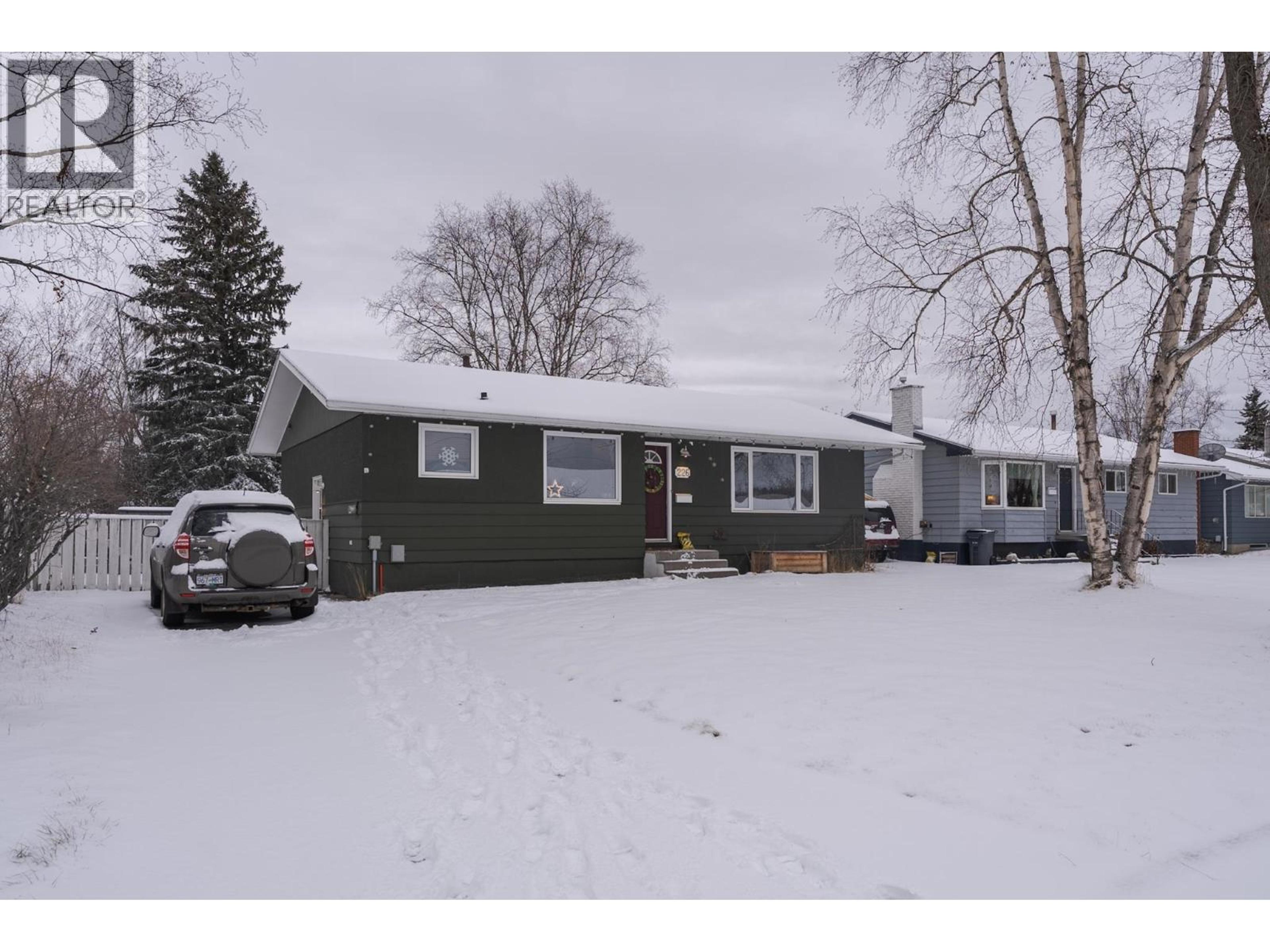 226 WILSON CRESCENT - 36