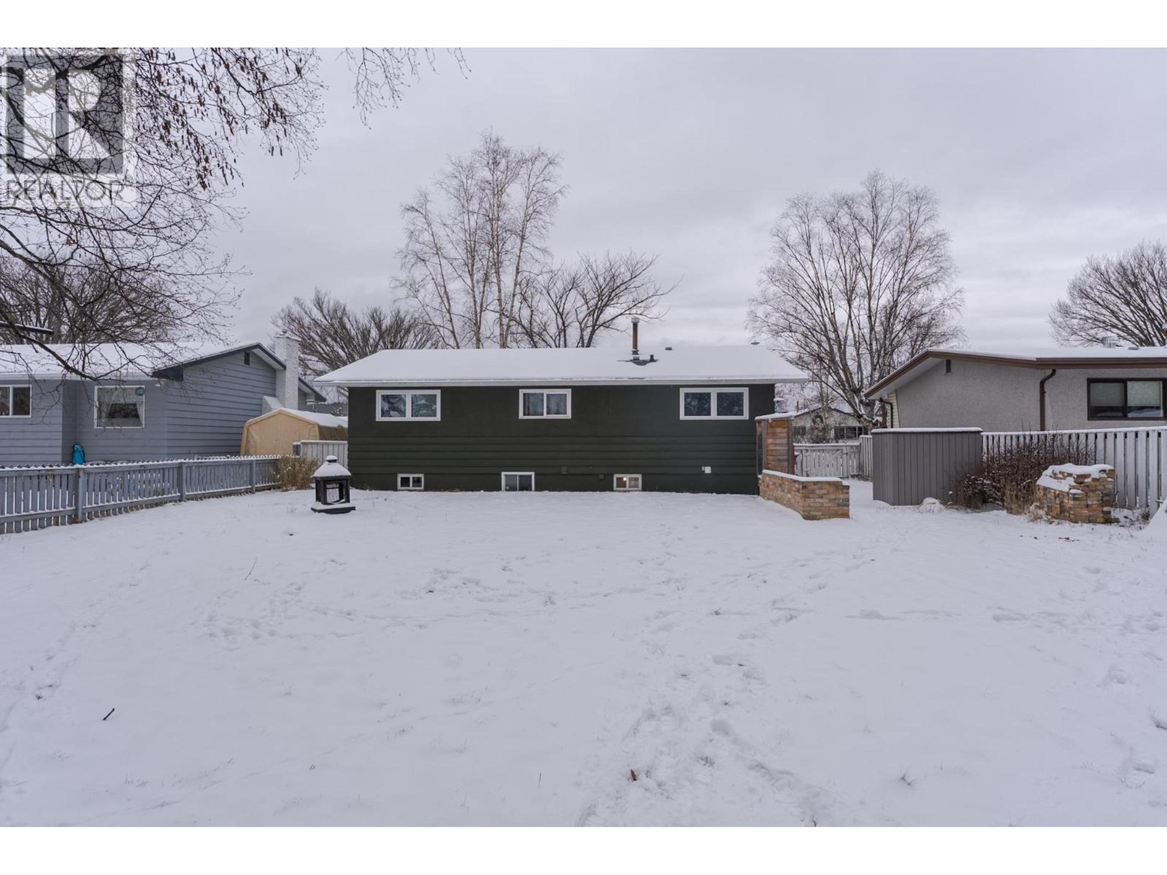 226 WILSON CRESCENT - 33