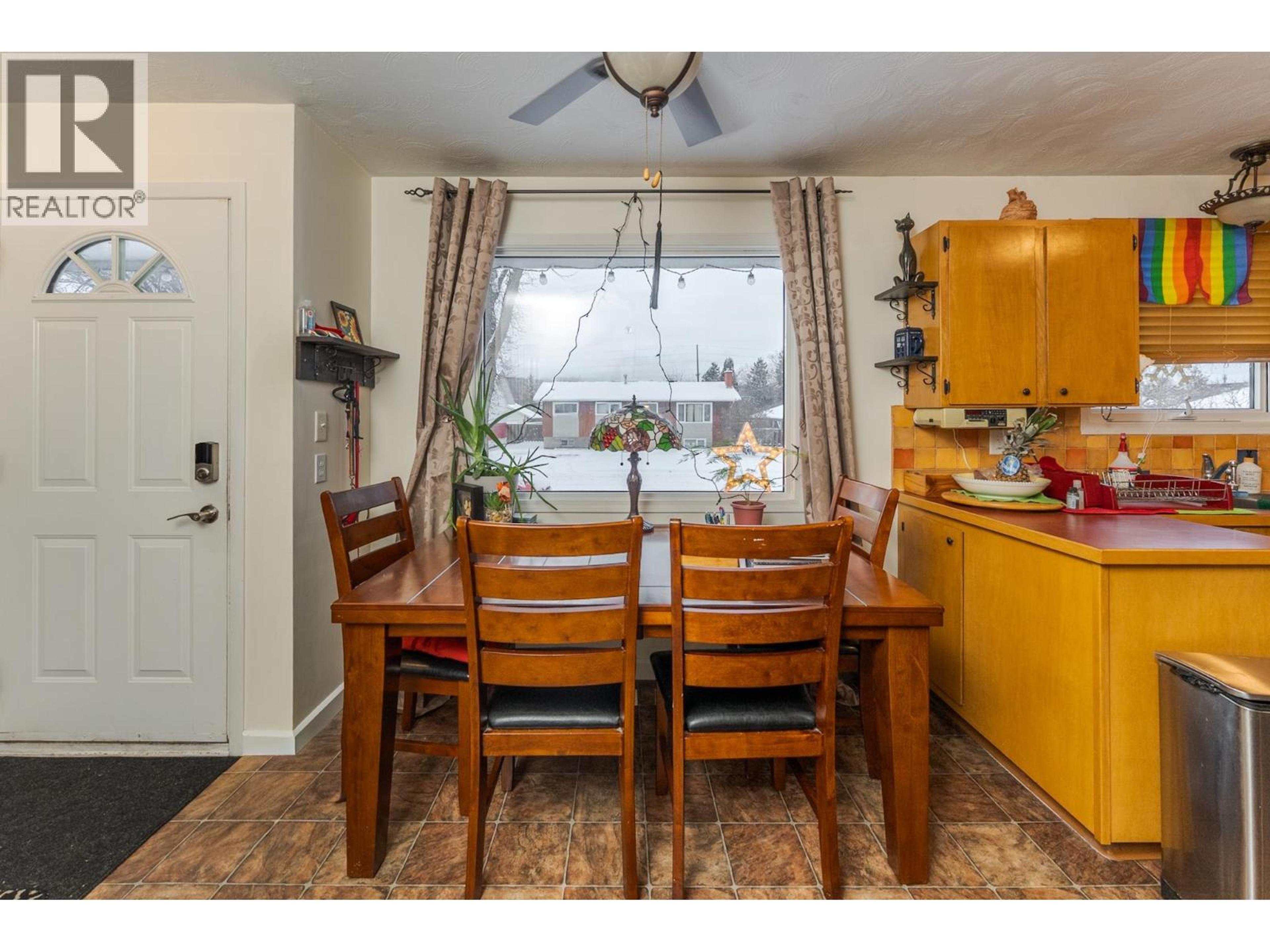 226 WILSON CRESCENT - 26