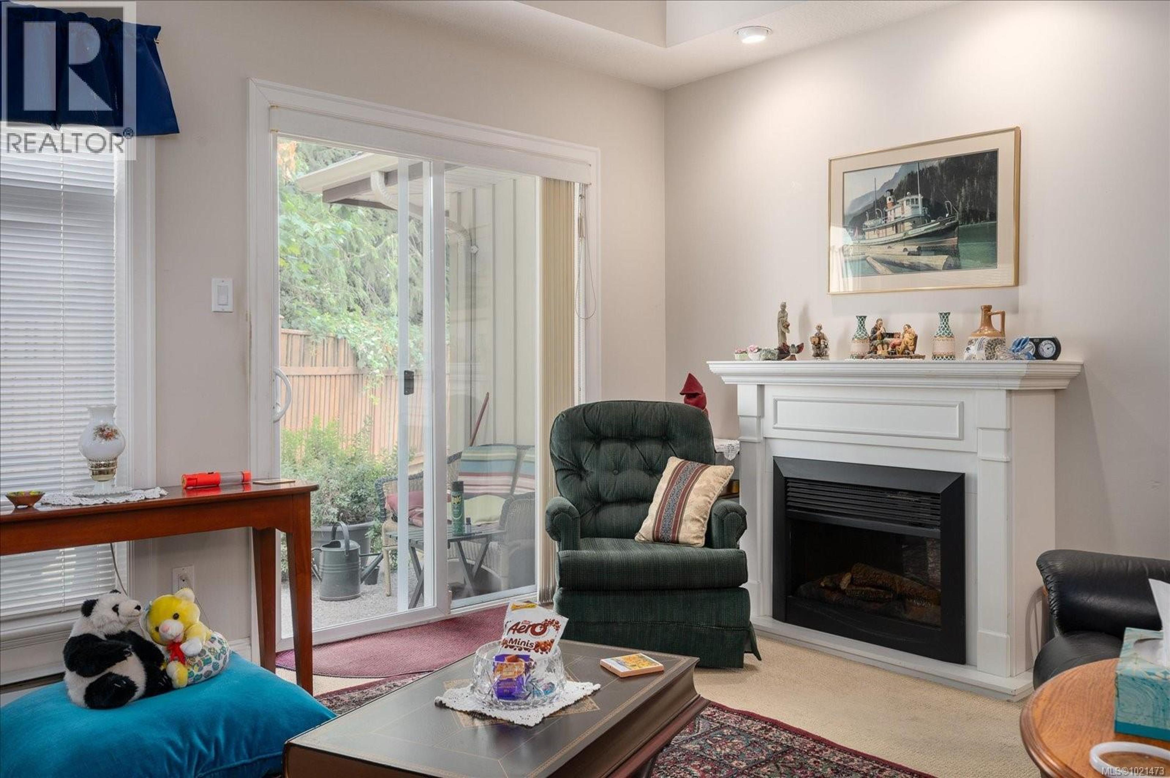 #12 340 YOUNG ST - 10