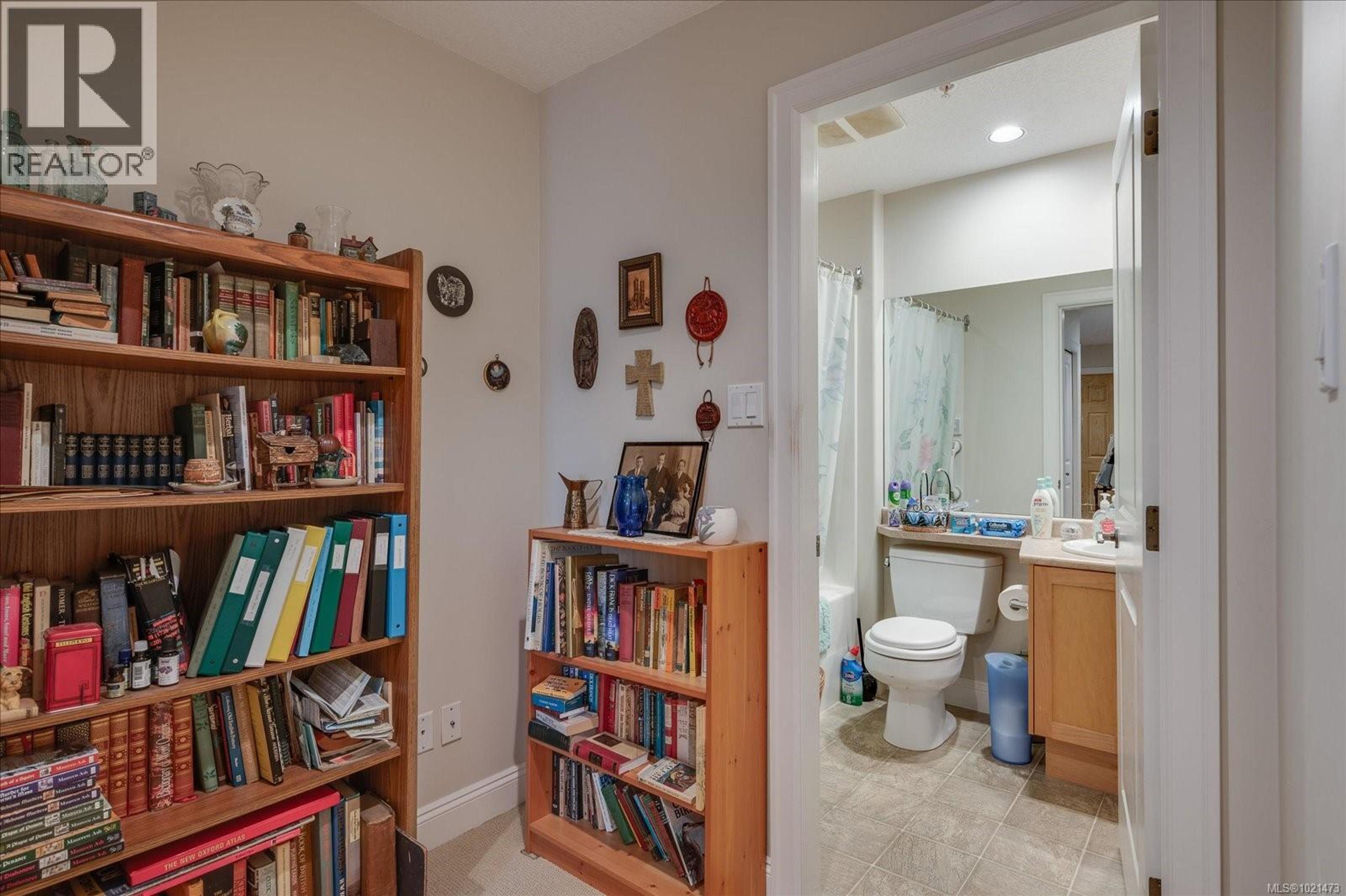 #12 340 YOUNG ST - 18