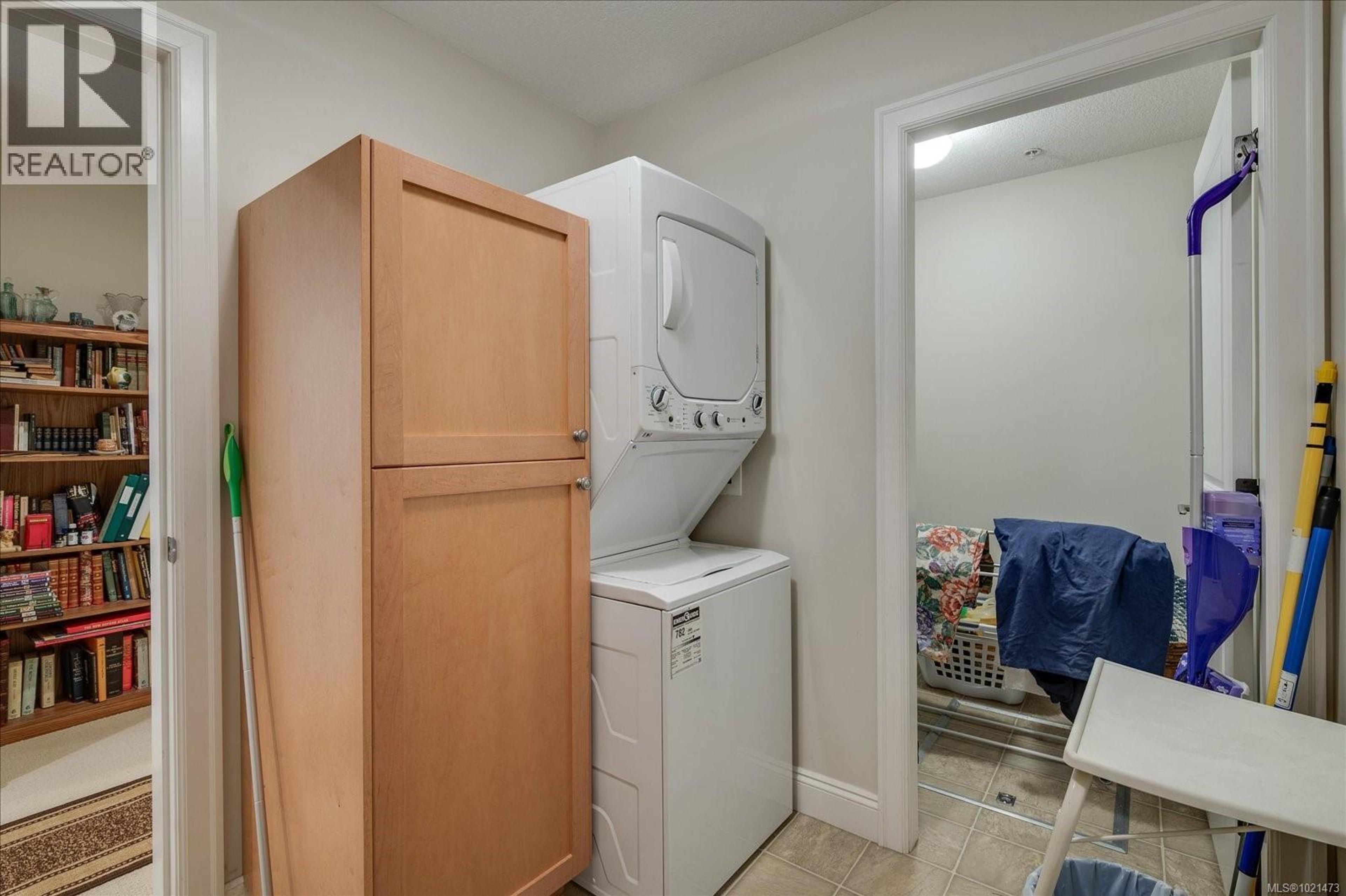 #12 340 YOUNG ST - 19