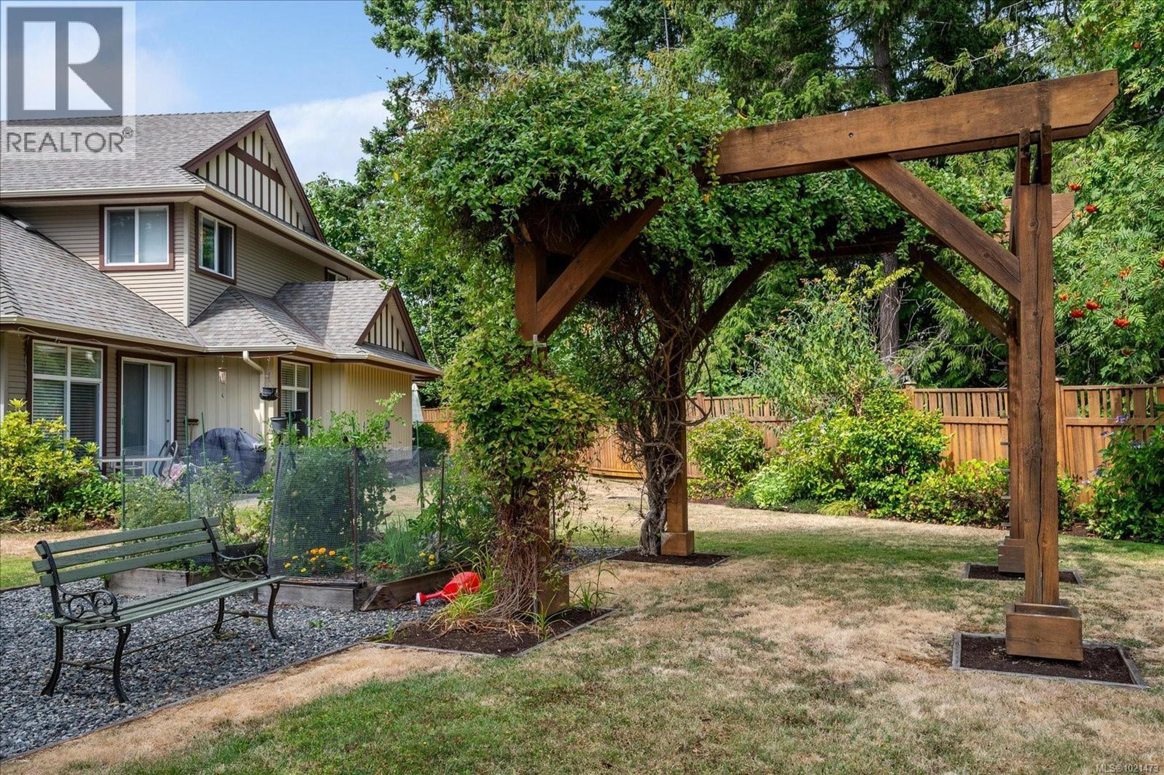 #12 340 YOUNG ST - 26