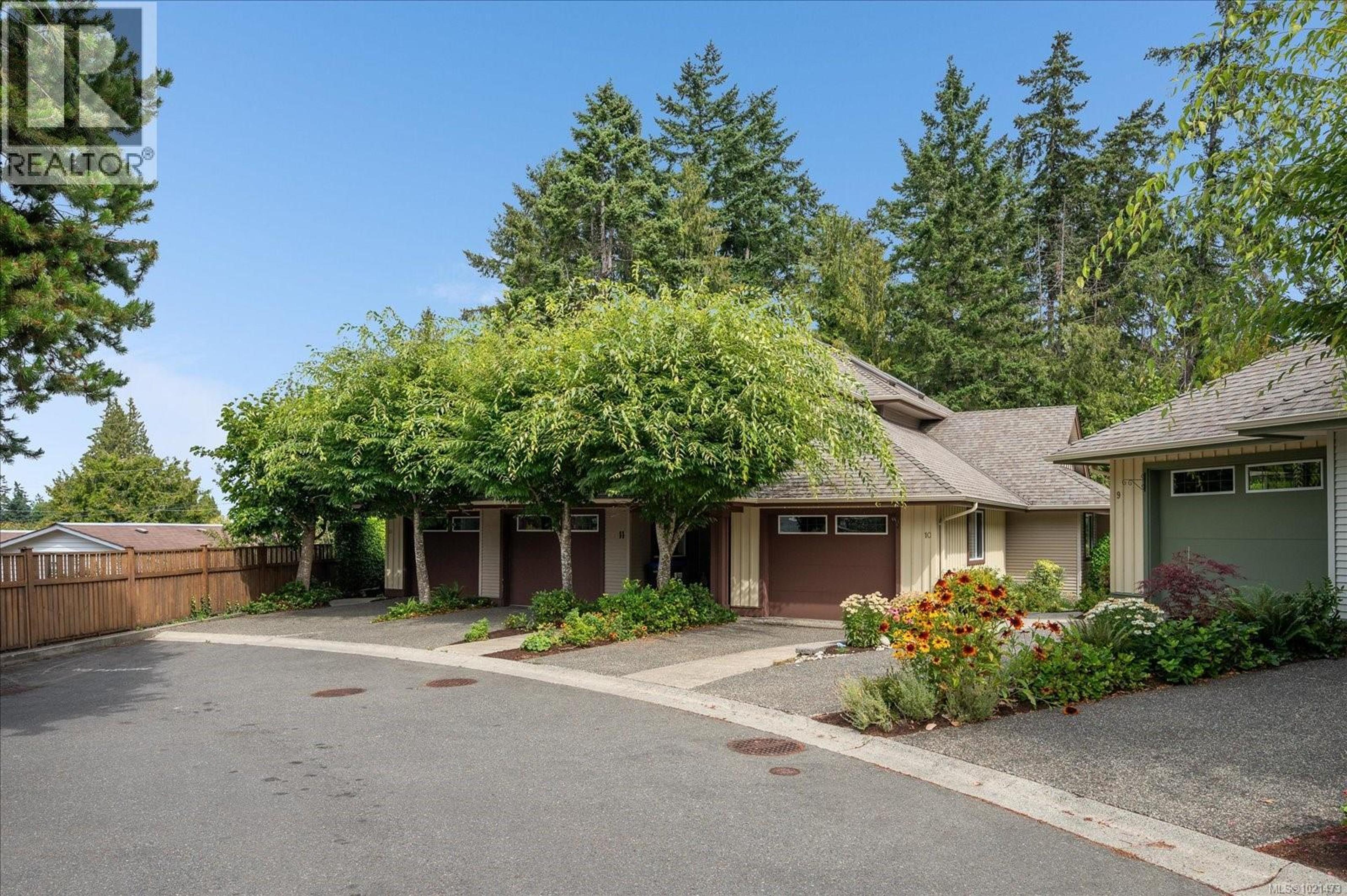 #12 340 YOUNG ST - 28