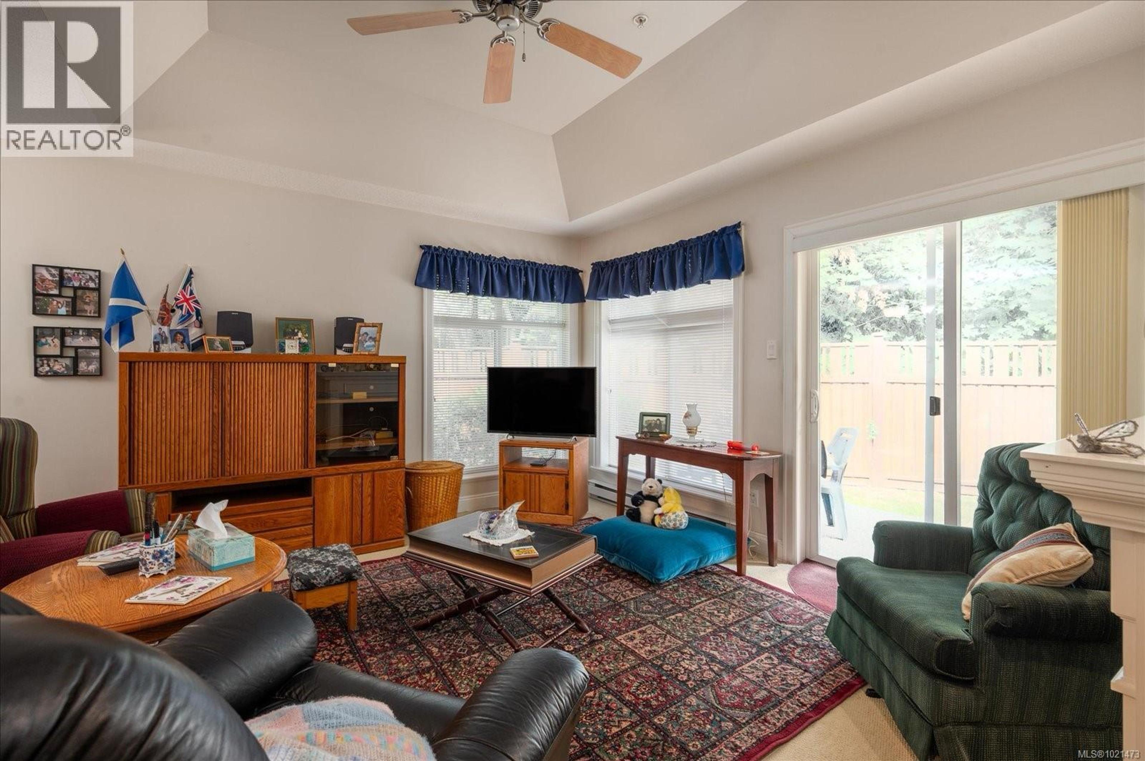 #12 340 YOUNG ST - 9