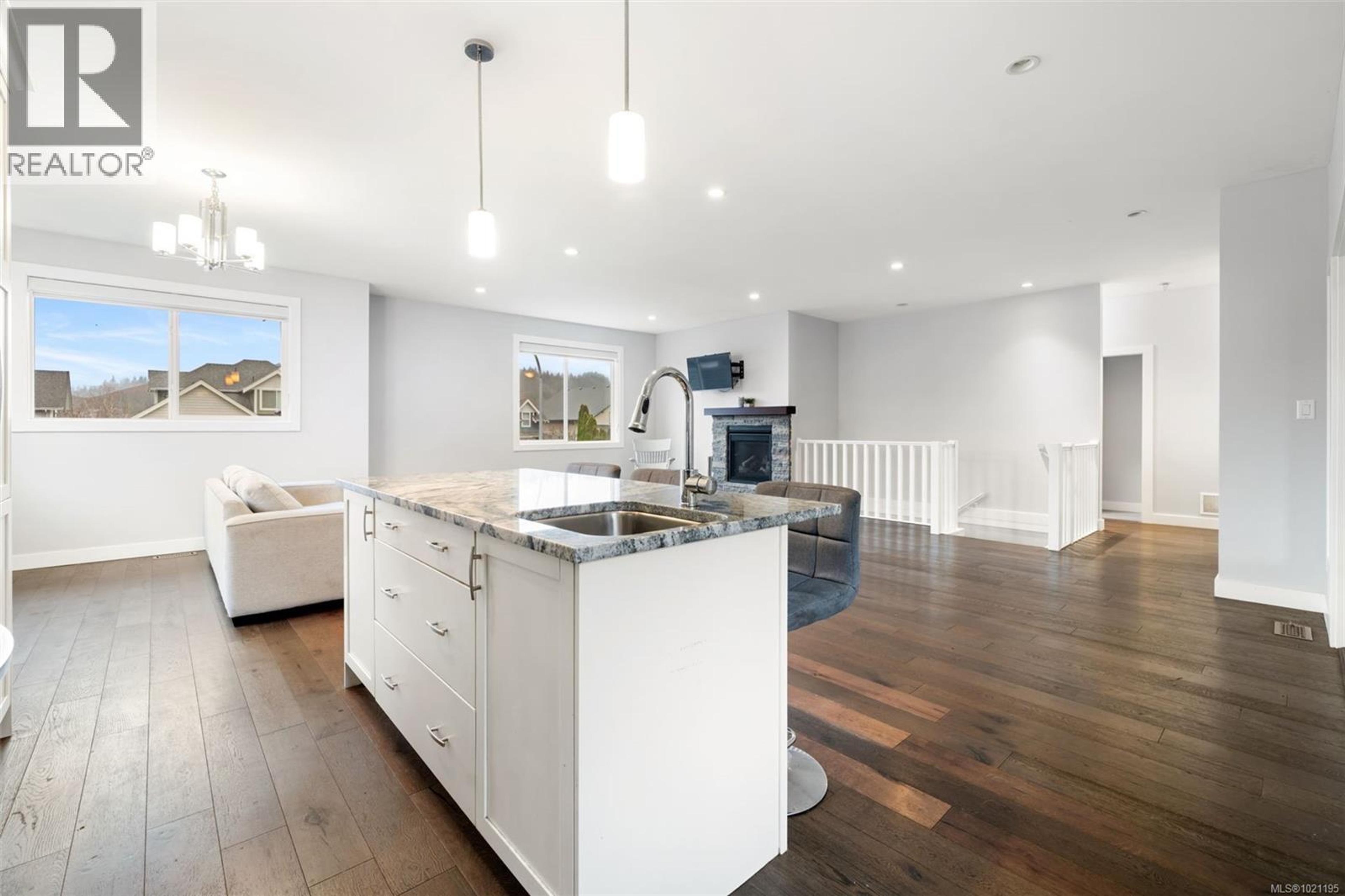 374 POINT IDEAL DR - 11