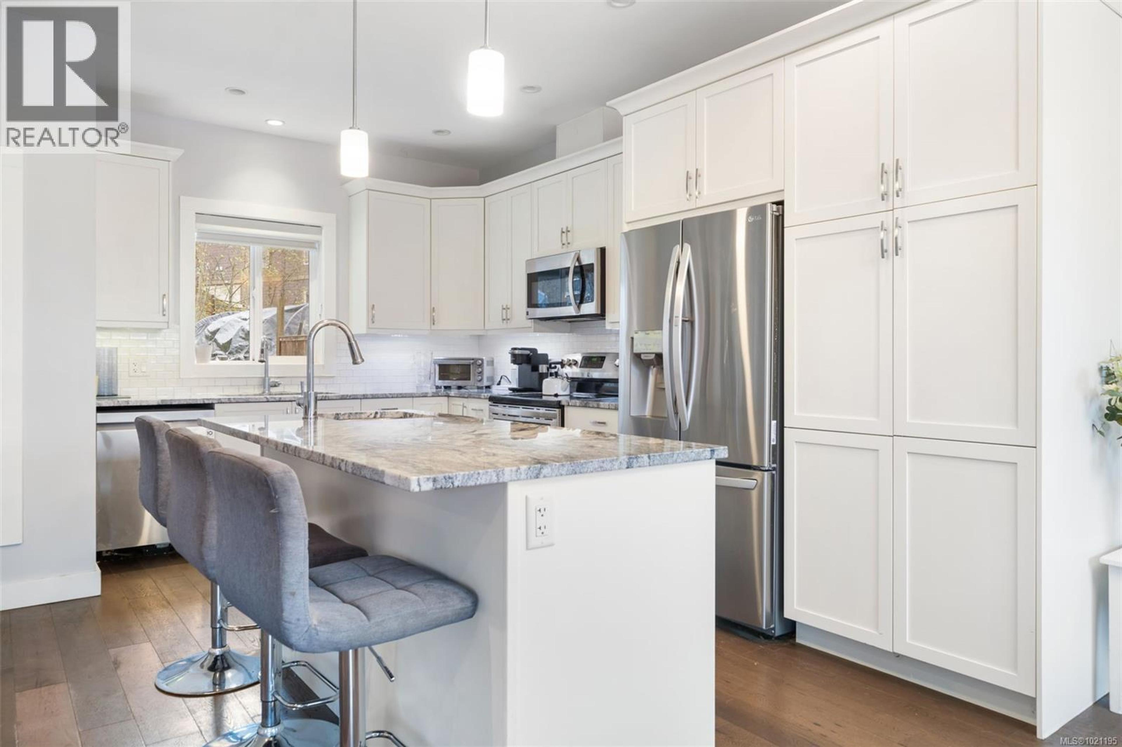 374 POINT IDEAL DR - 12