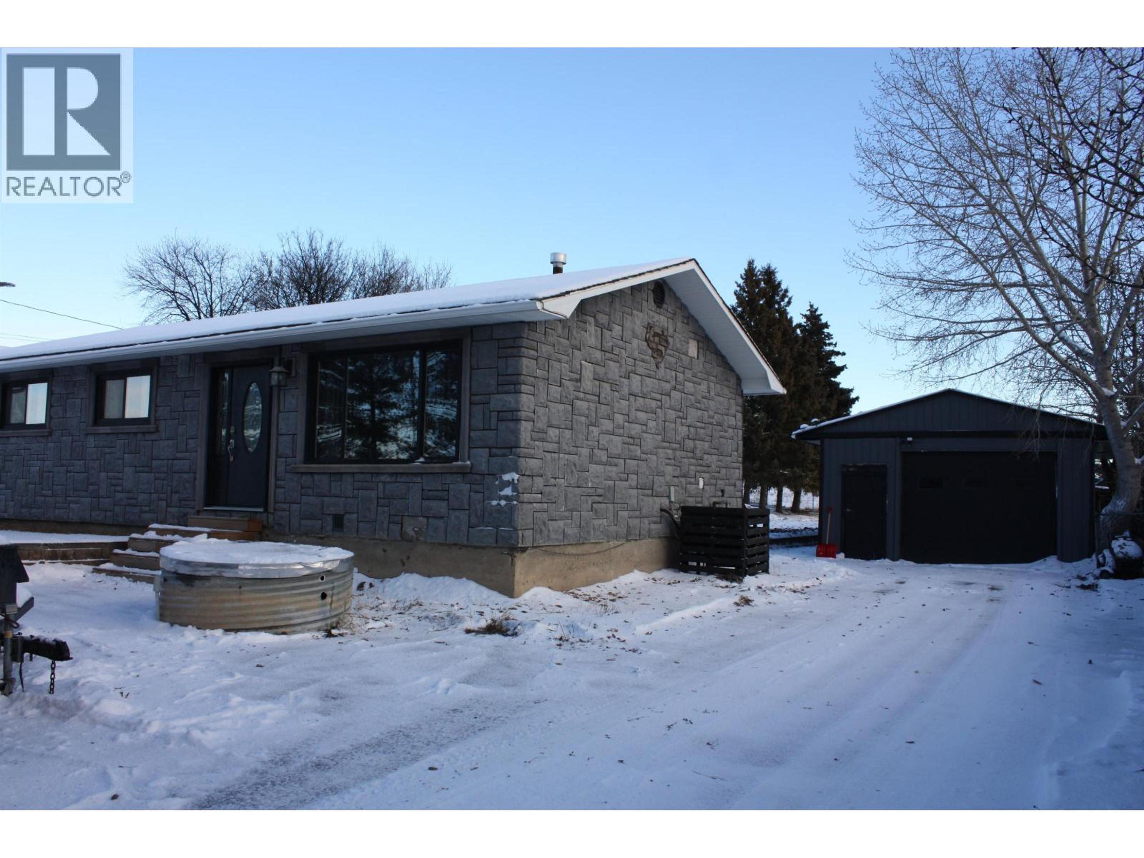 8824 PINE ROAD - Main Image