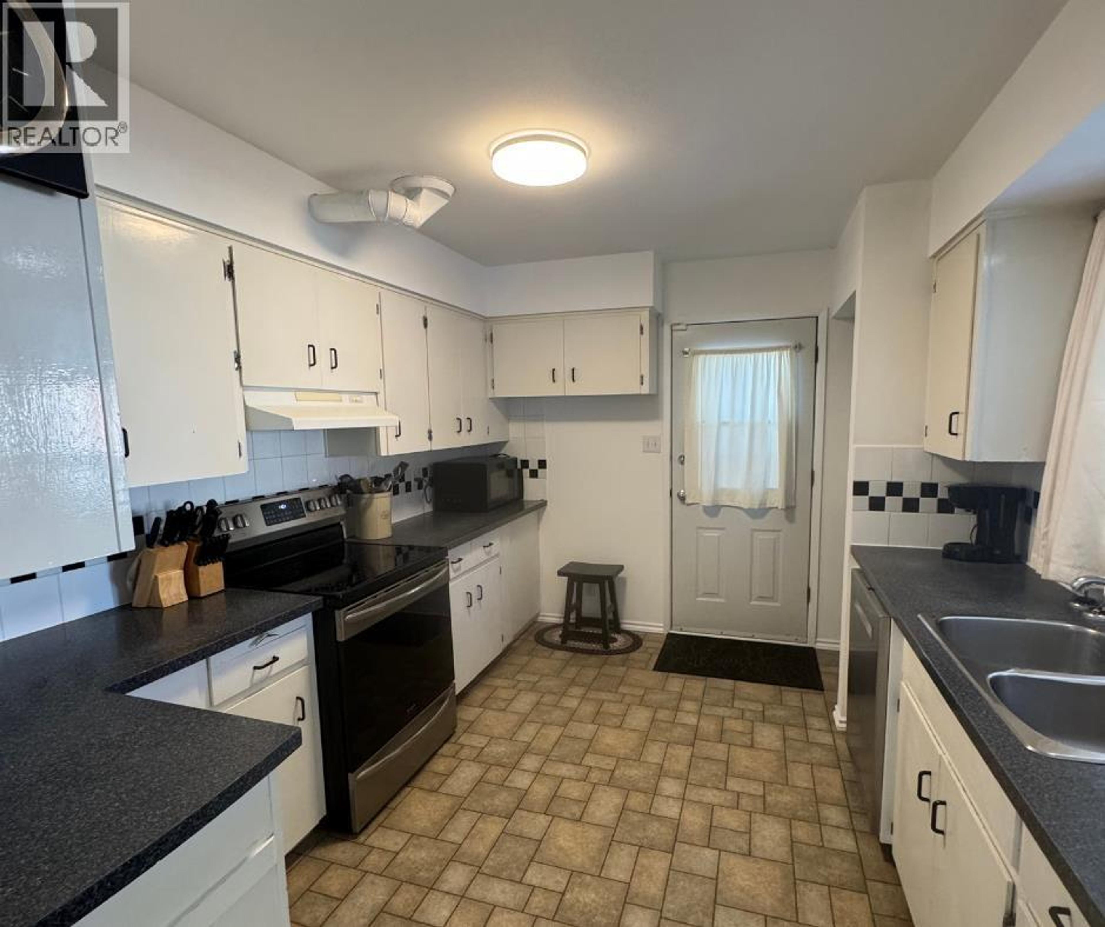 10716 105 AVENUE - Image 3