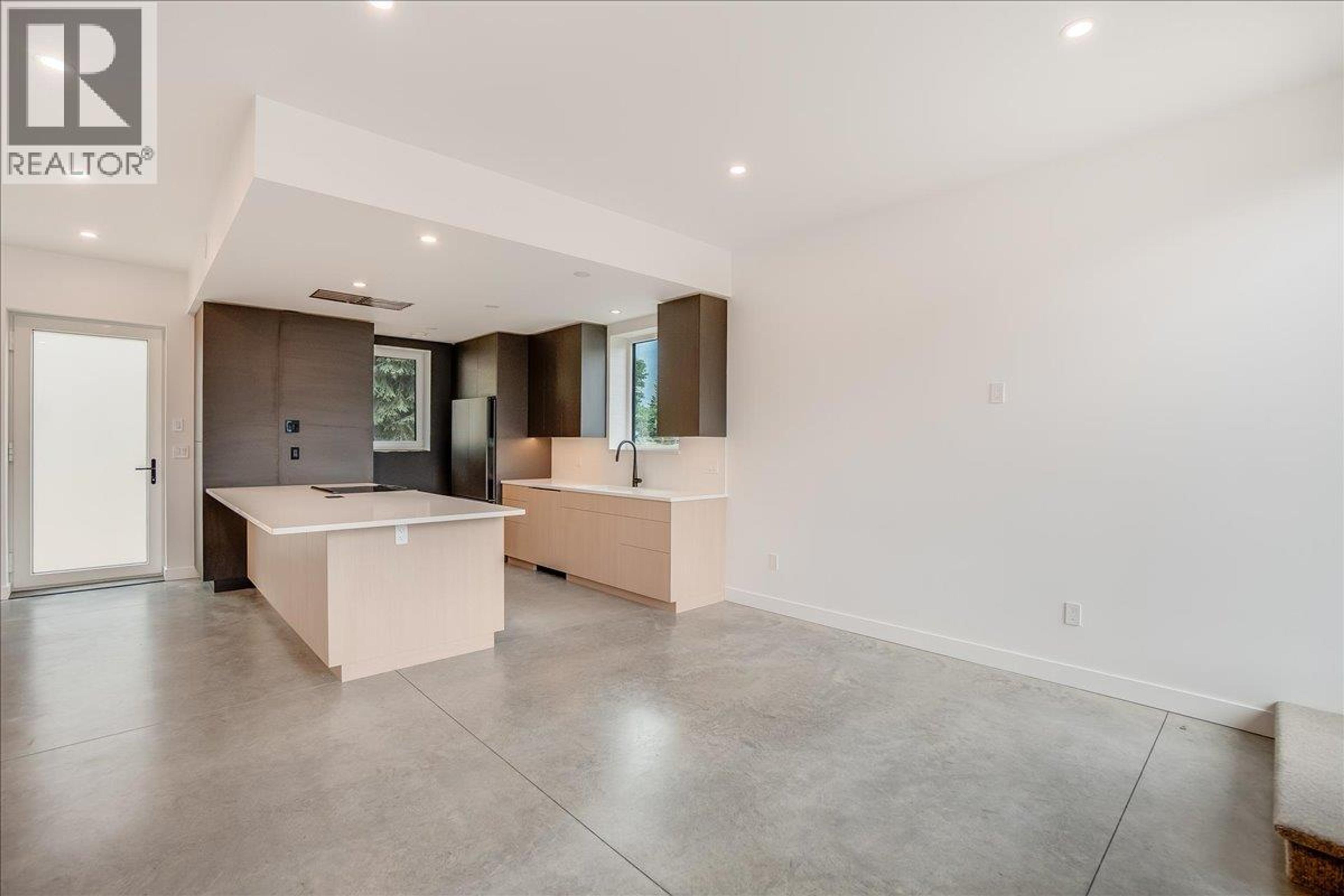 C-620 RICHARDS STREET - 12