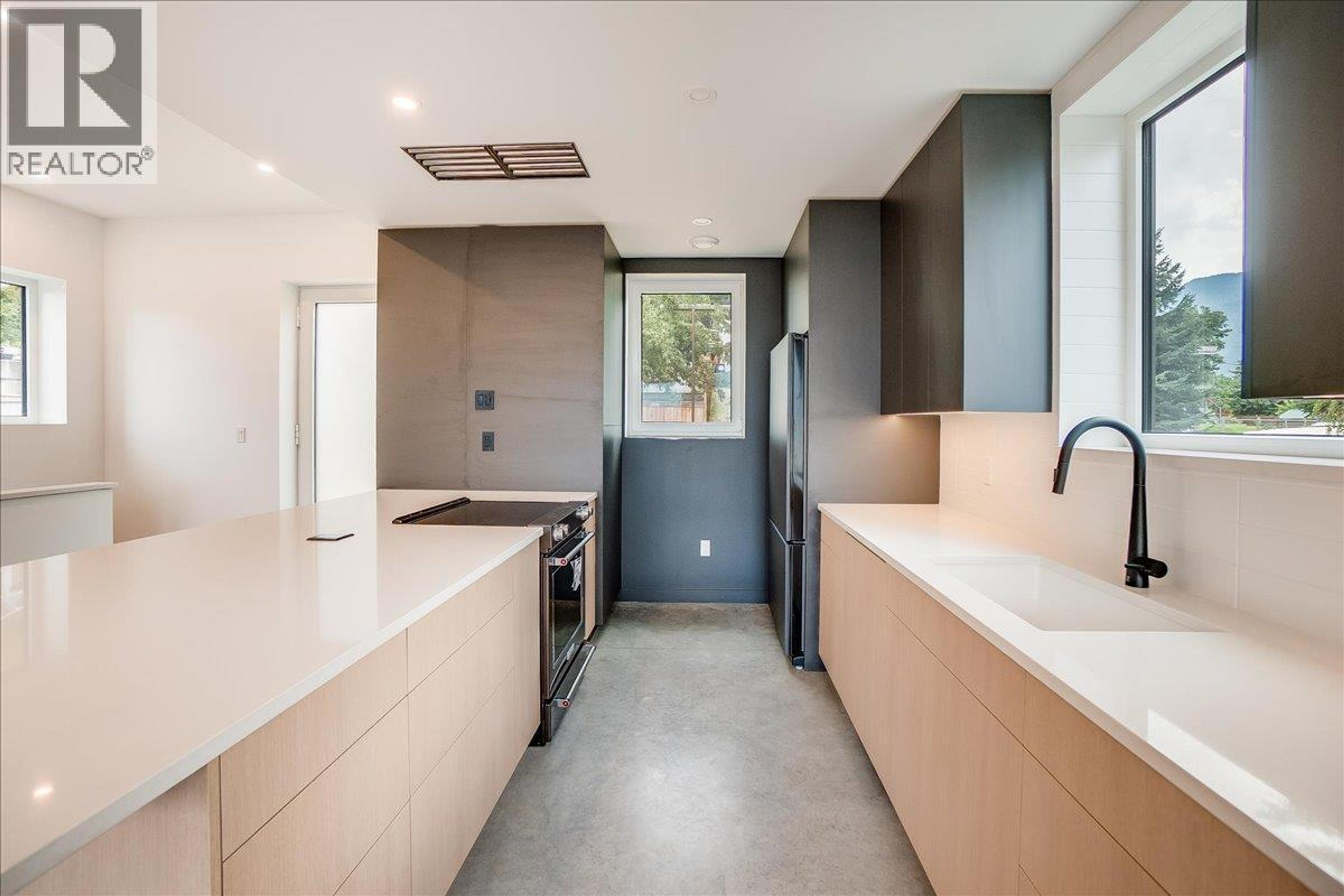 C-620 RICHARDS STREET - 18