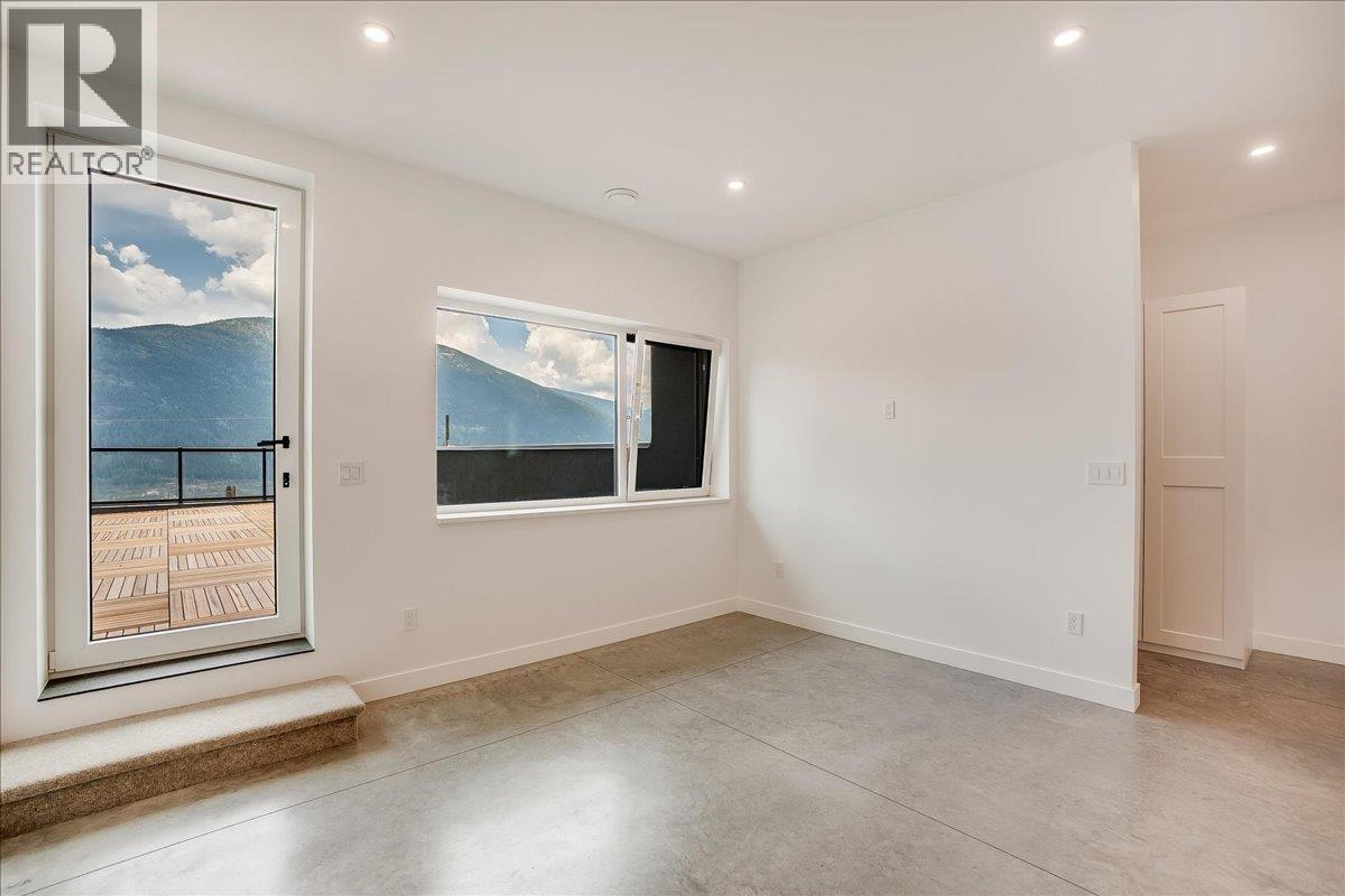 C-620 RICHARDS STREET - 26