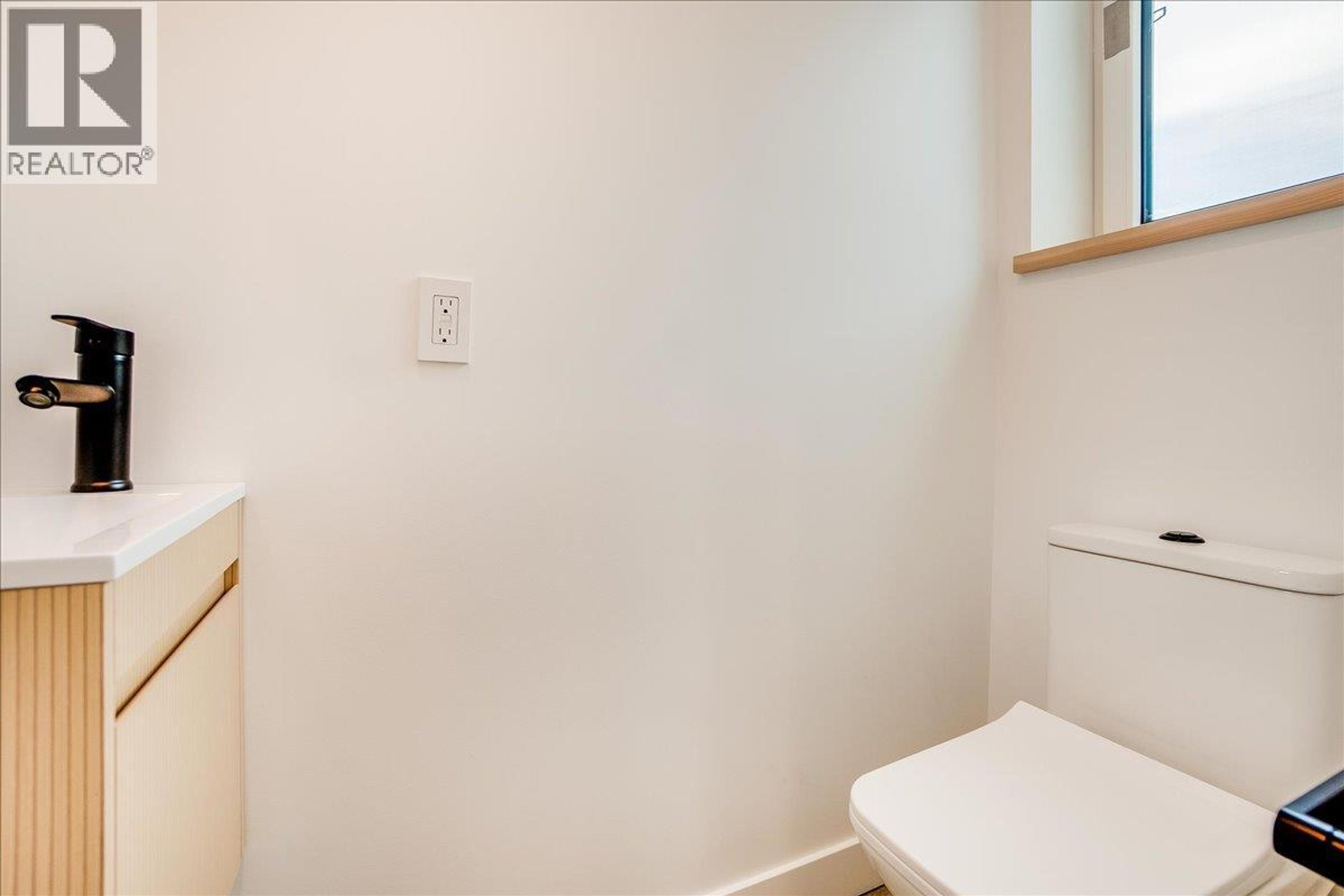 C-620 RICHARDS STREET - 27