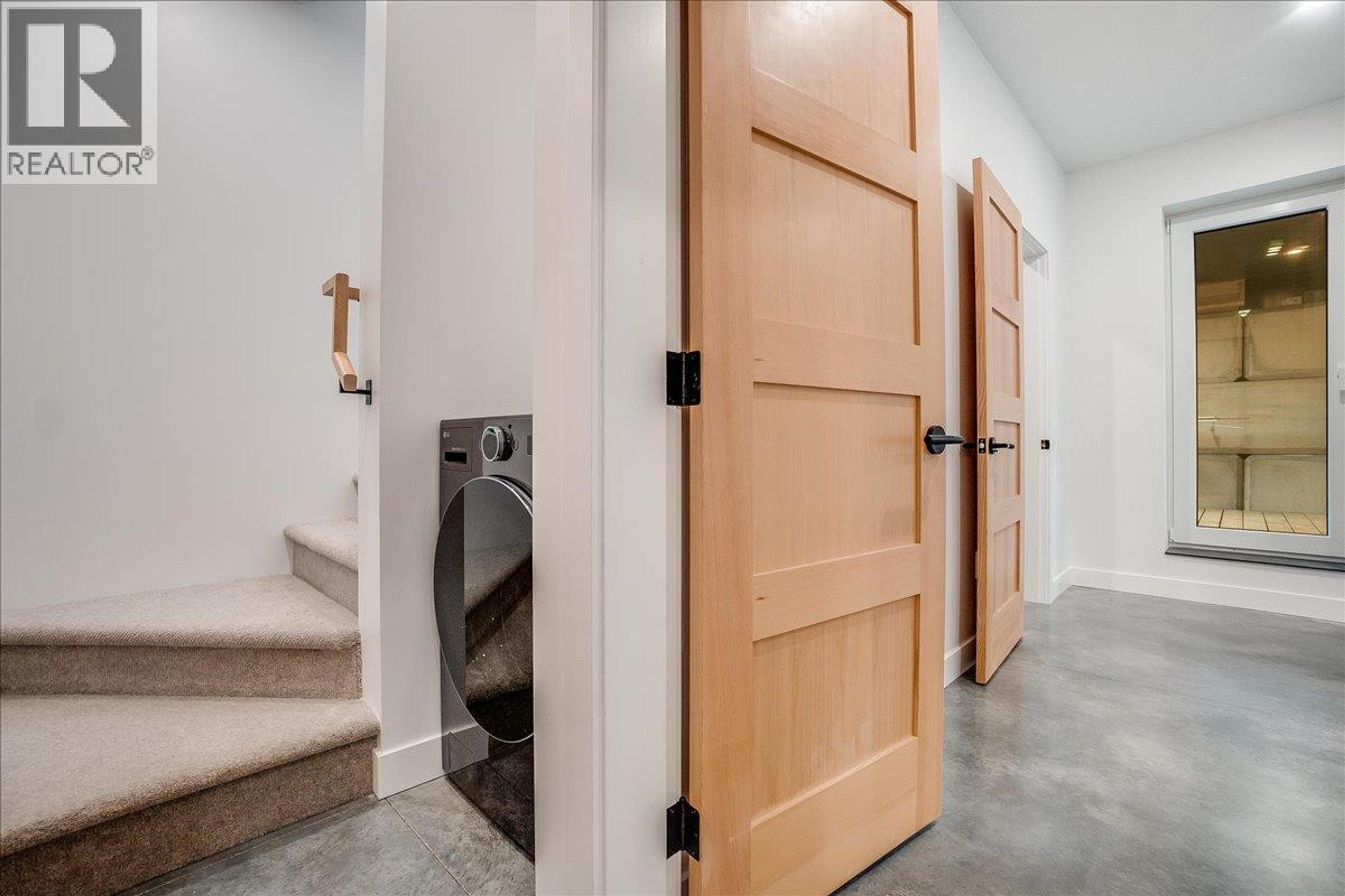 C-620 RICHARDS STREET - 31