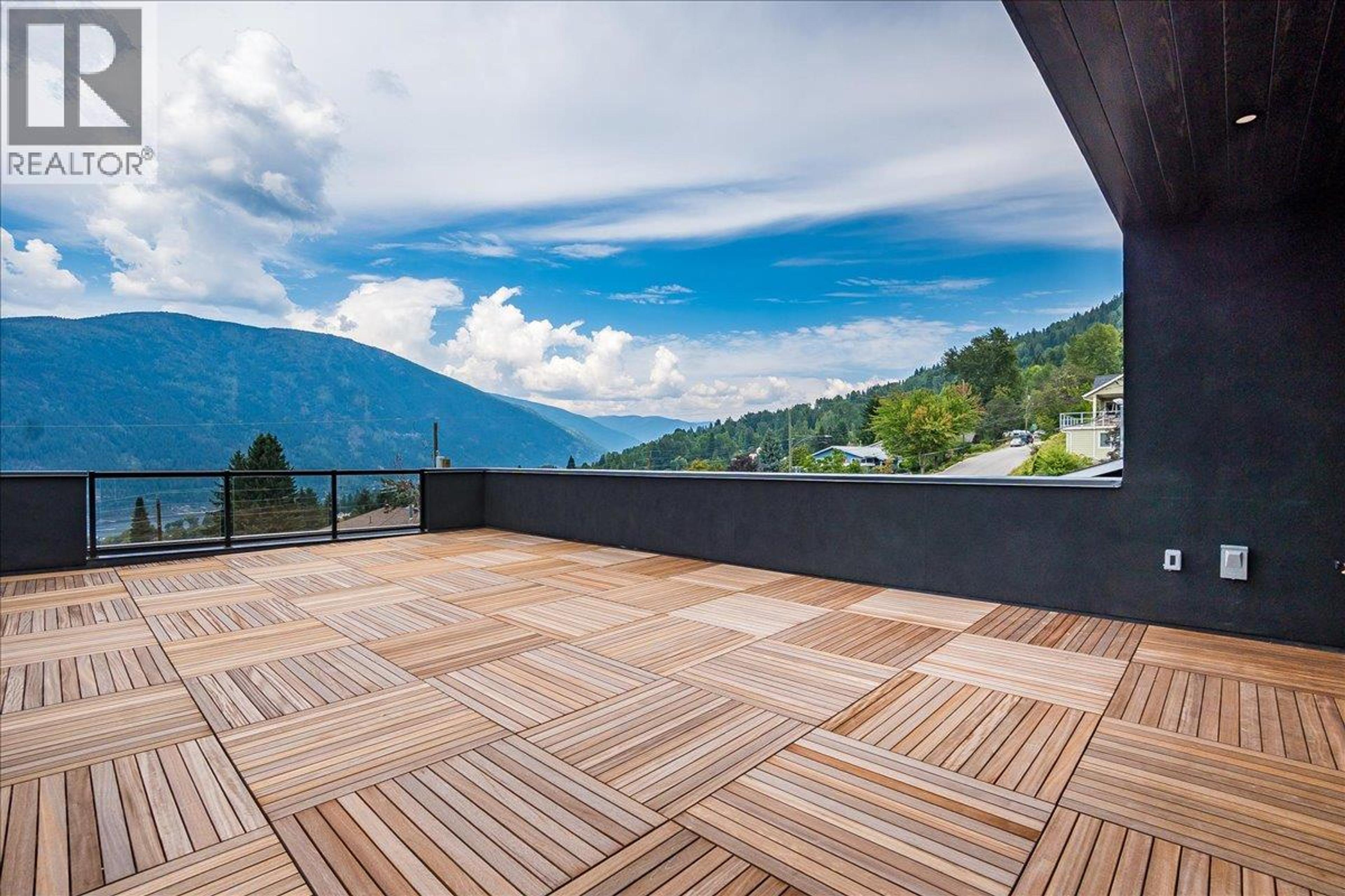 C-620 RICHARDS STREET - 42