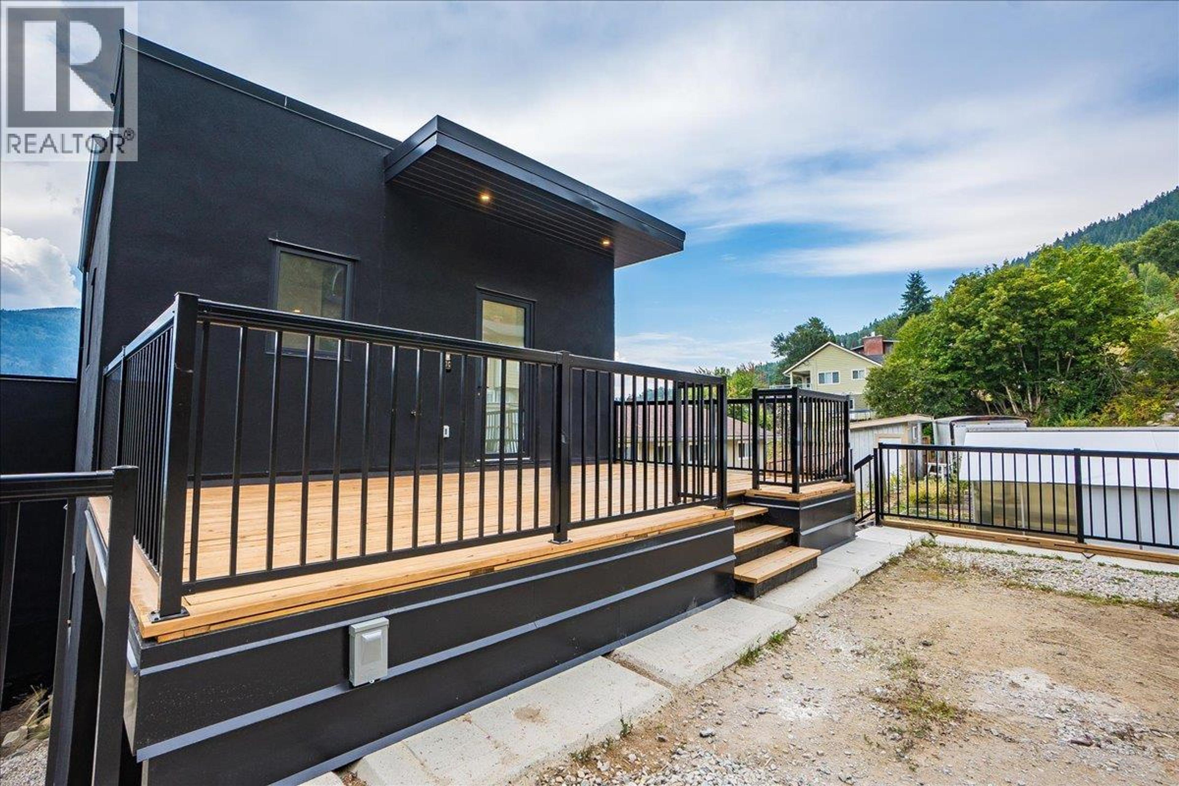 C-620 RICHARDS STREET - 50