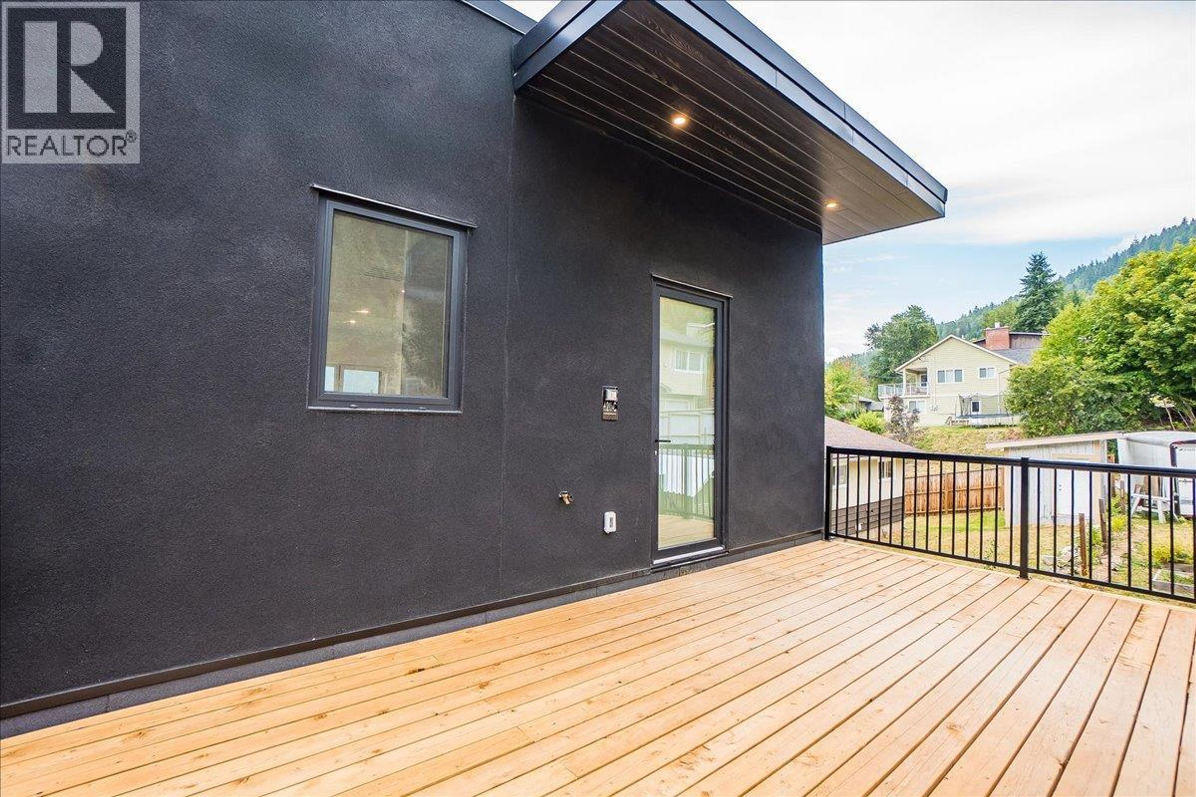 C-620 RICHARDS STREET - 51