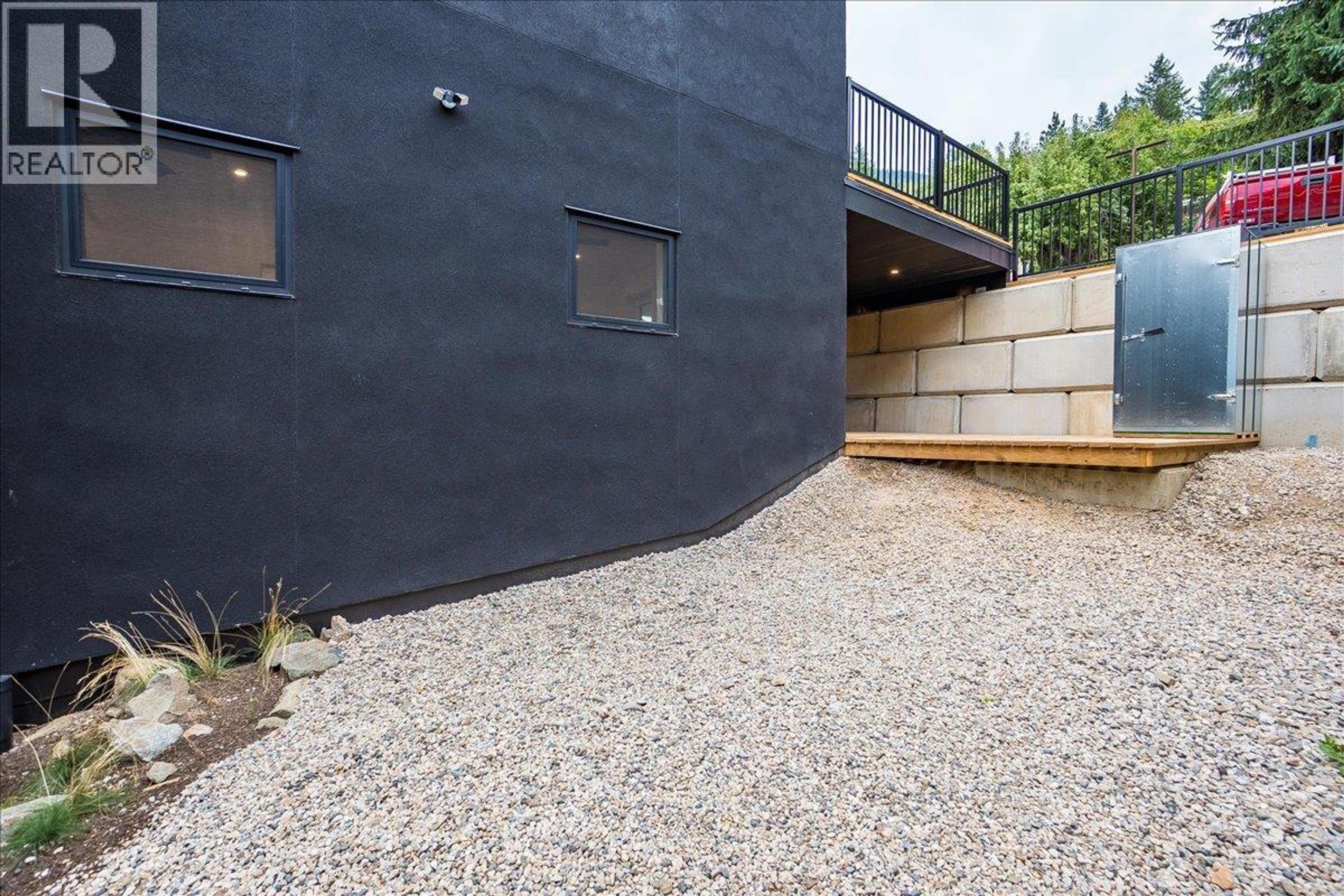 C-620 RICHARDS STREET - 53