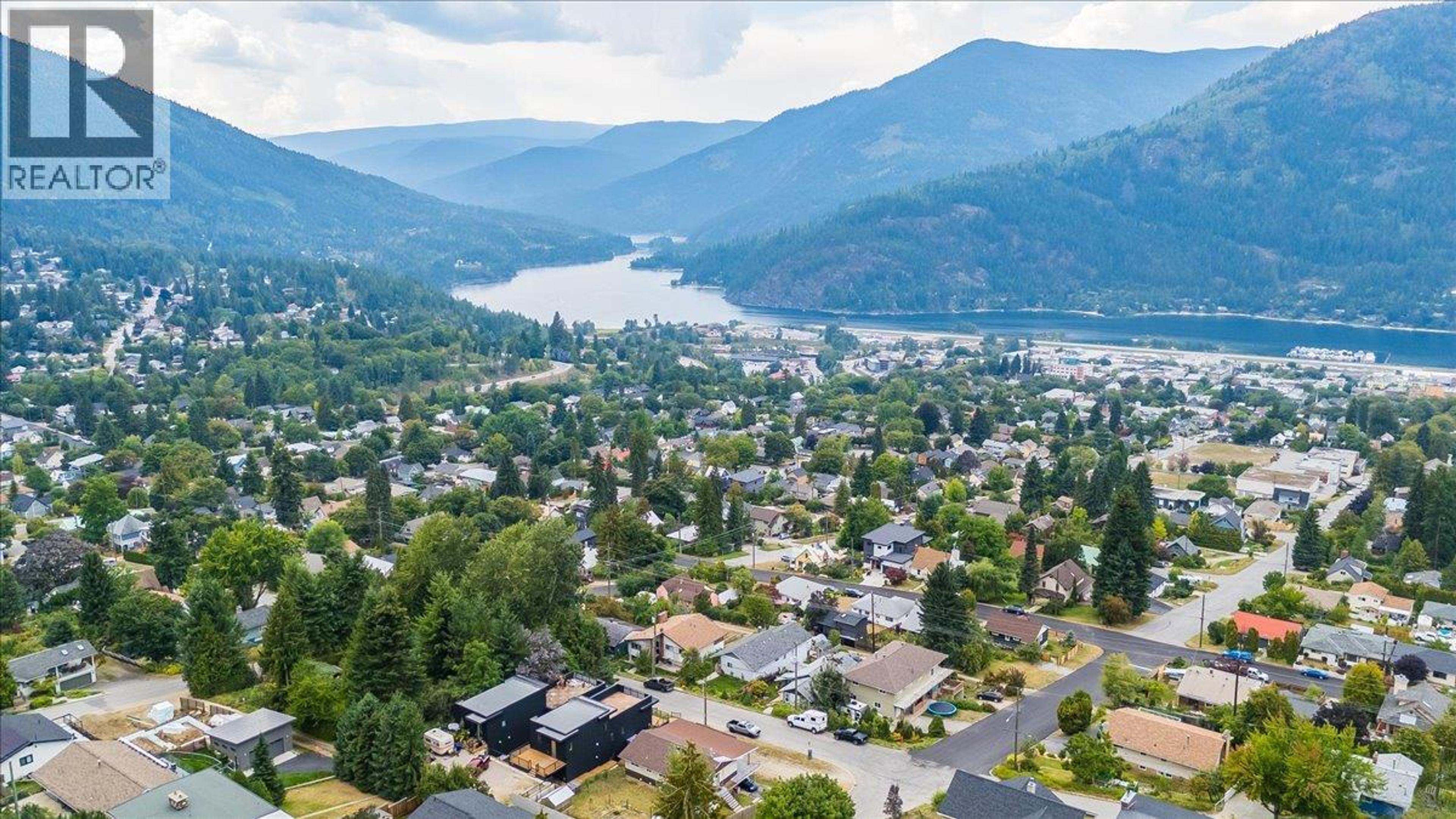 C-620 RICHARDS STREET - 55