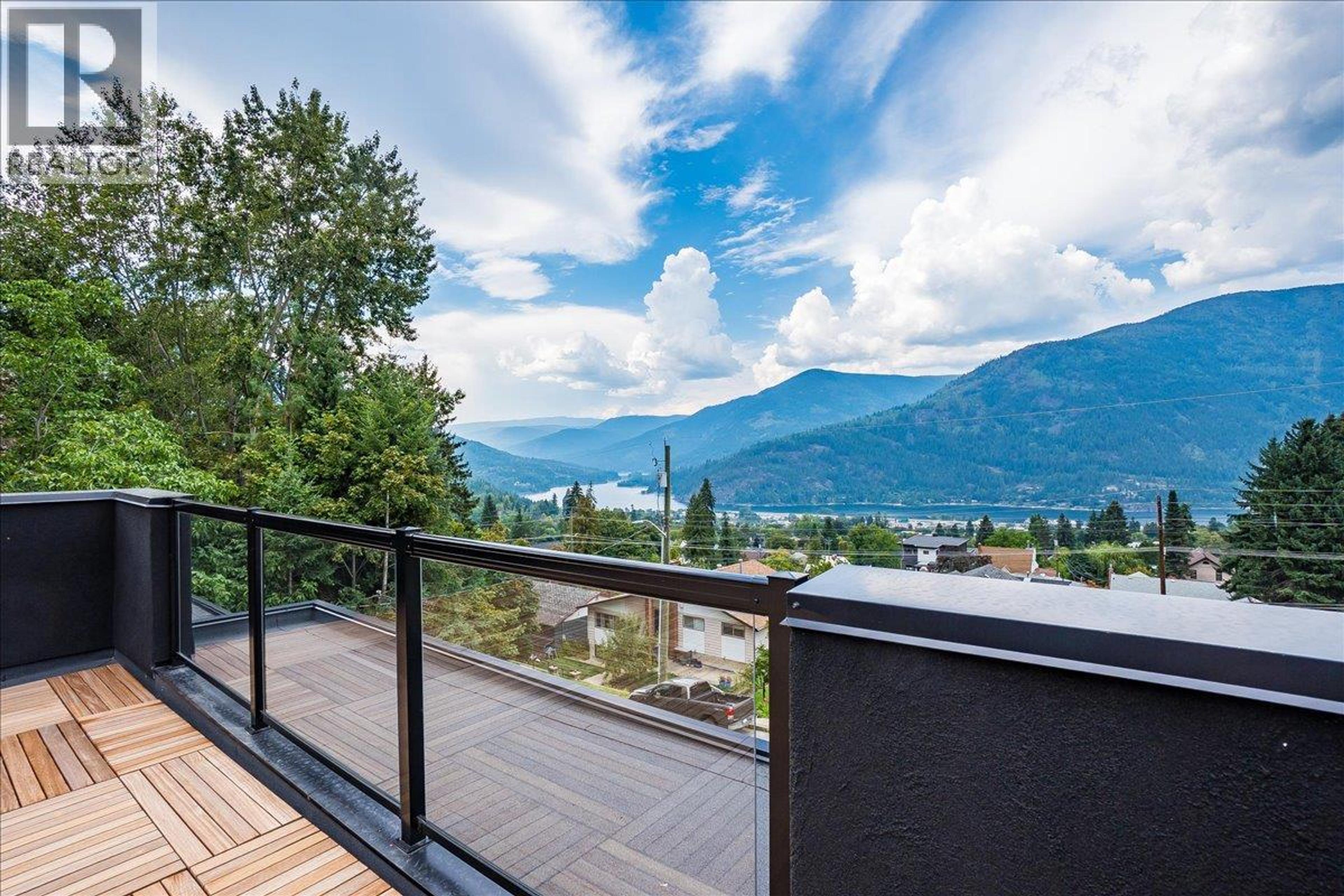 C-620 RICHARDS STREET - 7