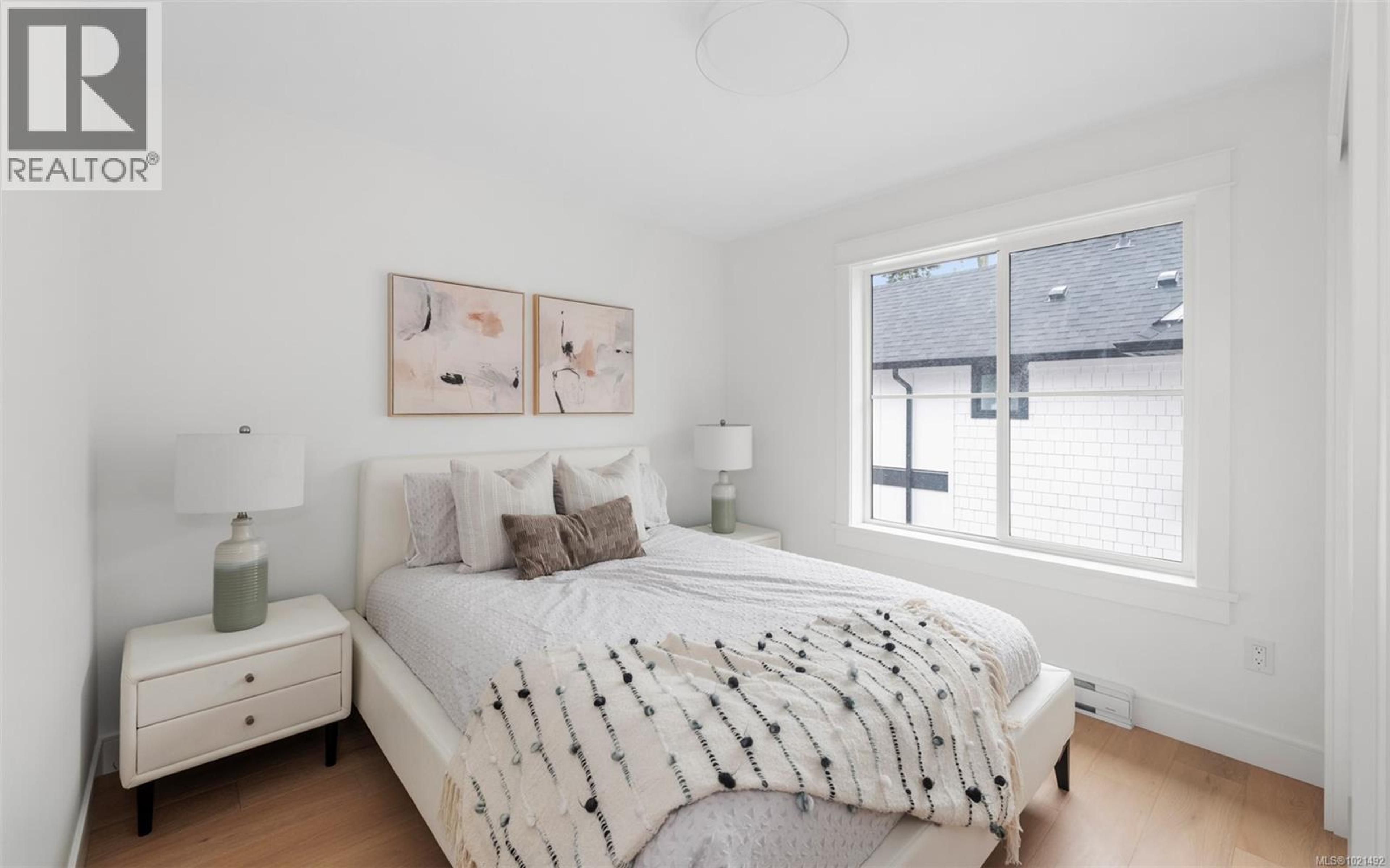 #6 820 DUNSMUIR RD - 10