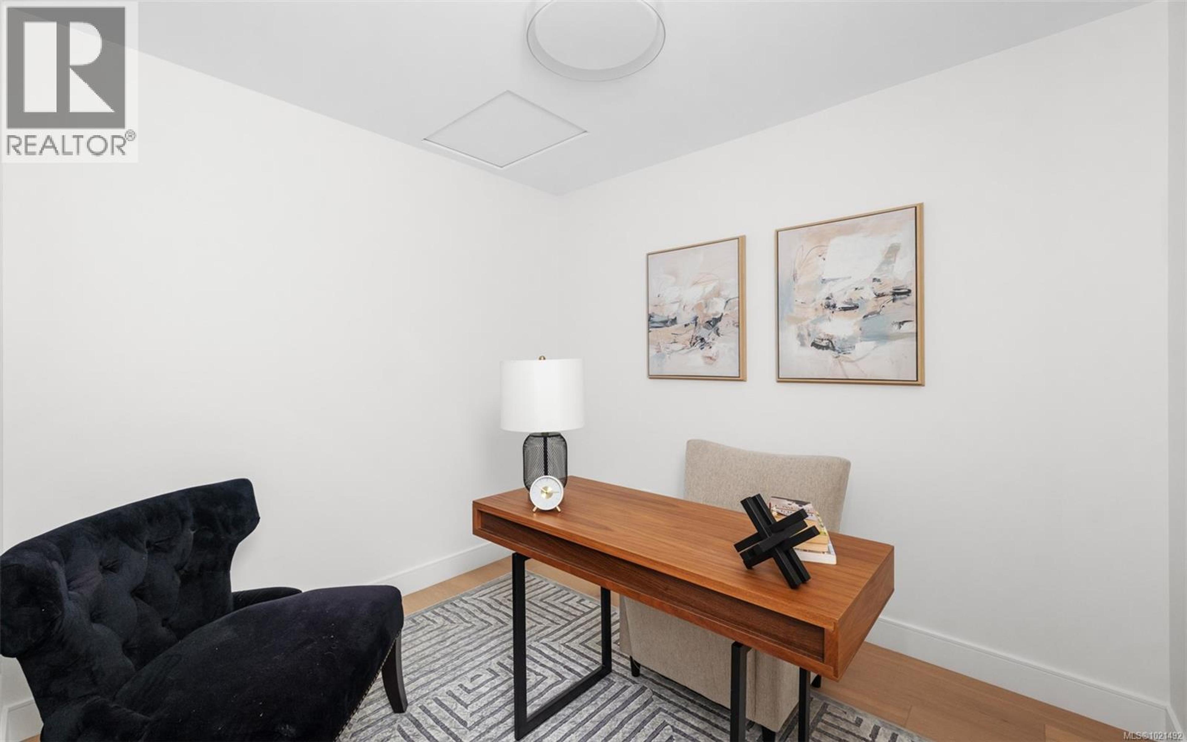 #6 820 DUNSMUIR RD - 11