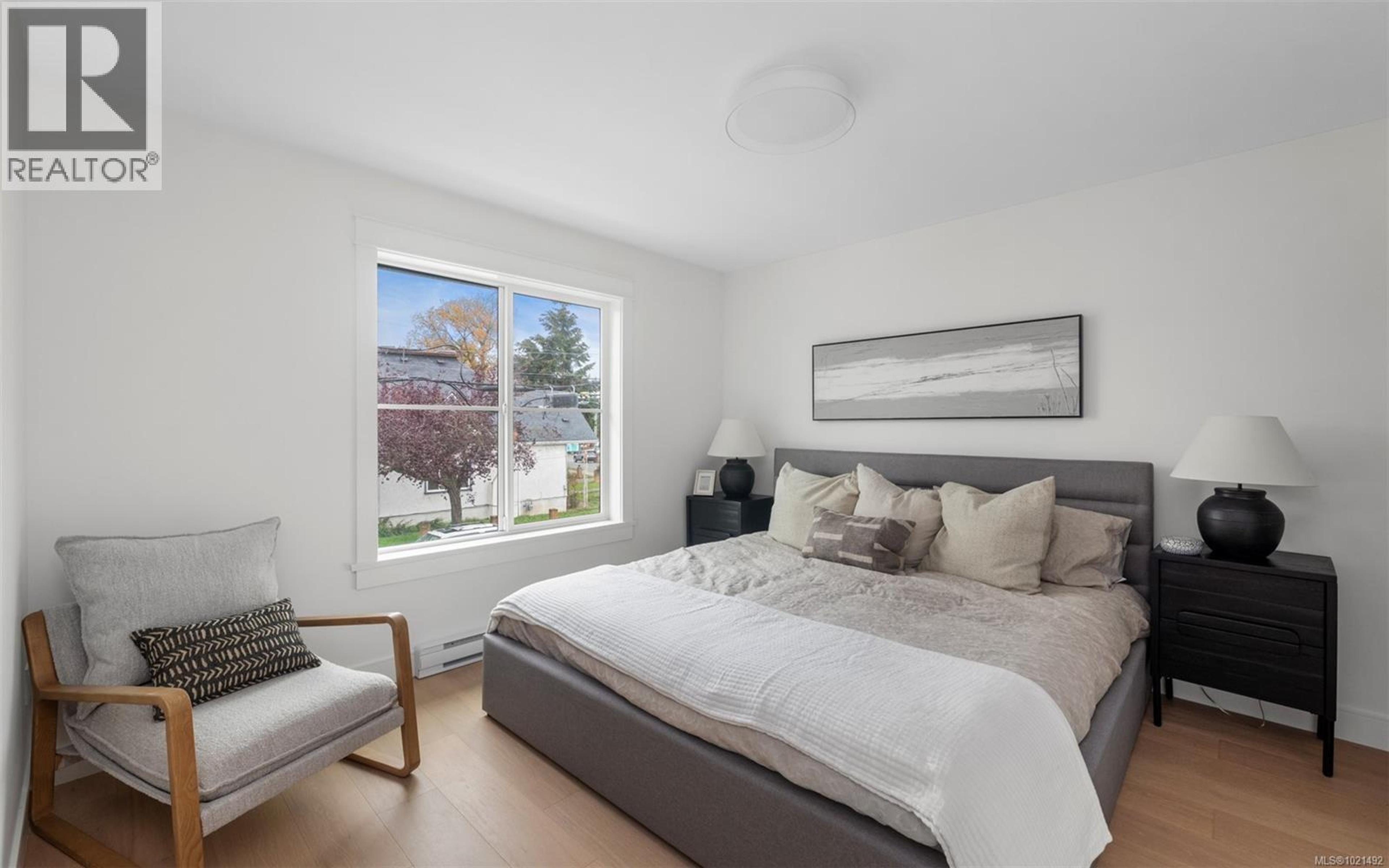 #6 820 DUNSMUIR RD - 14