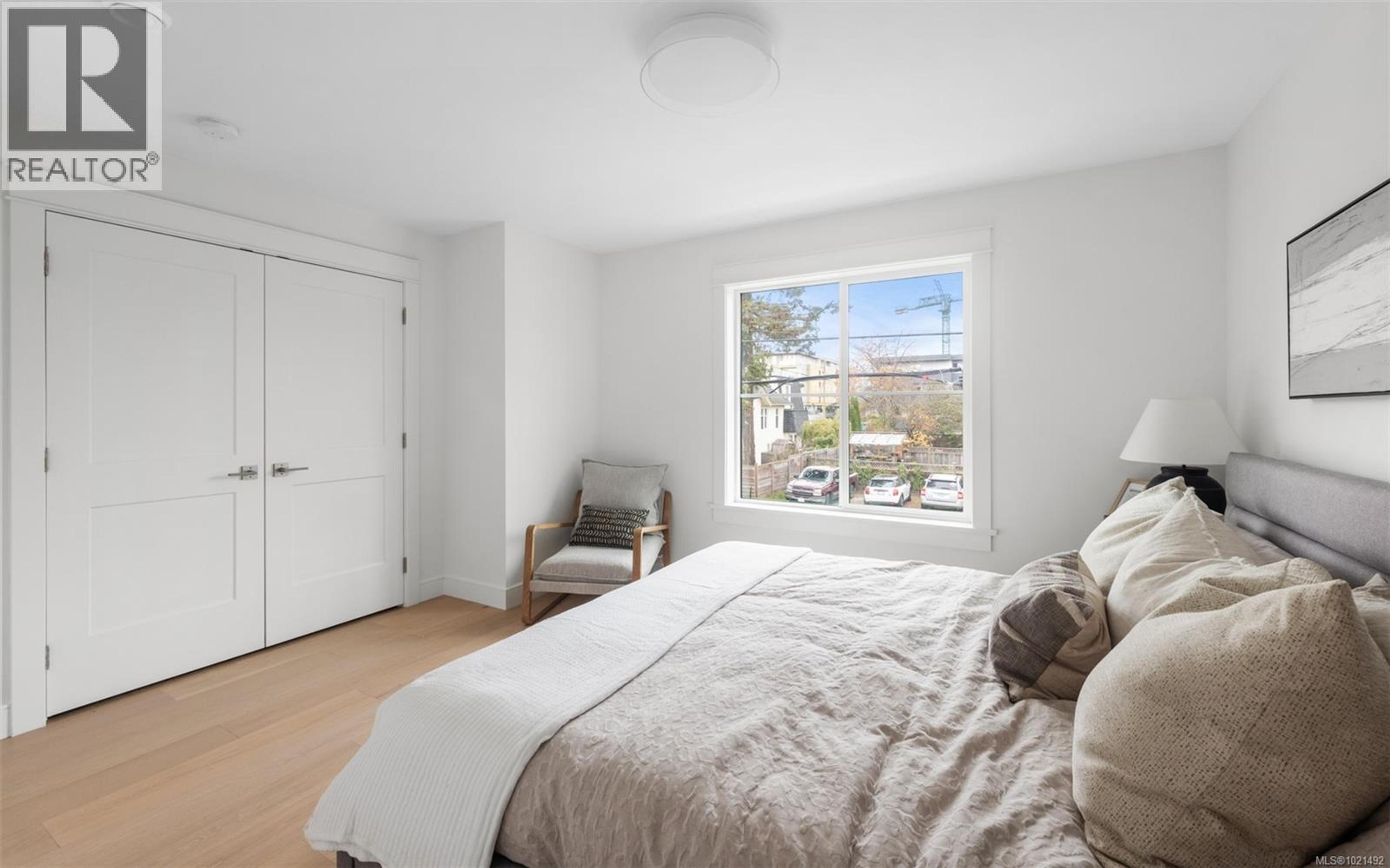 #6 820 DUNSMUIR RD - 16