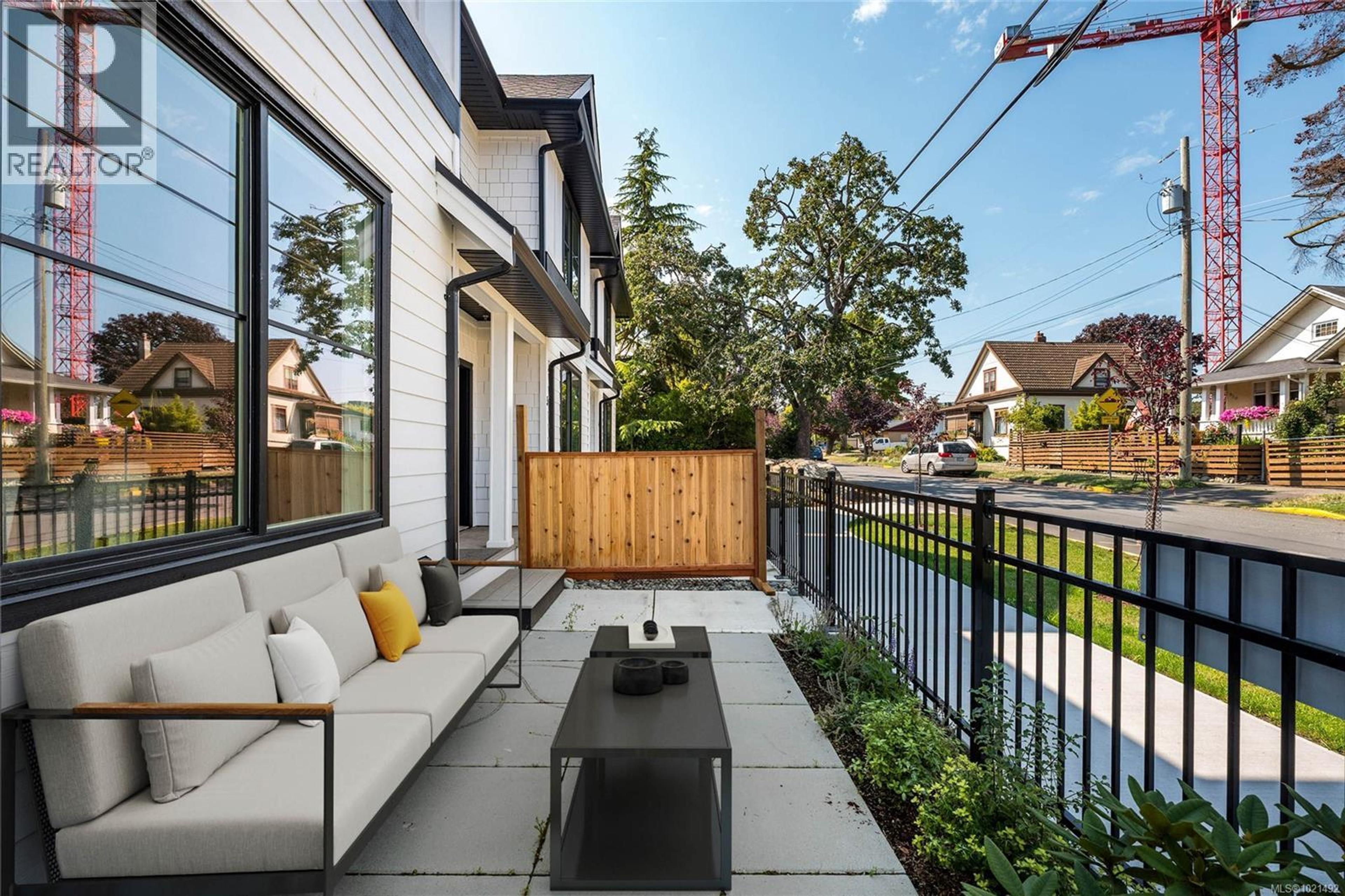 #6 820 DUNSMUIR RD - 21