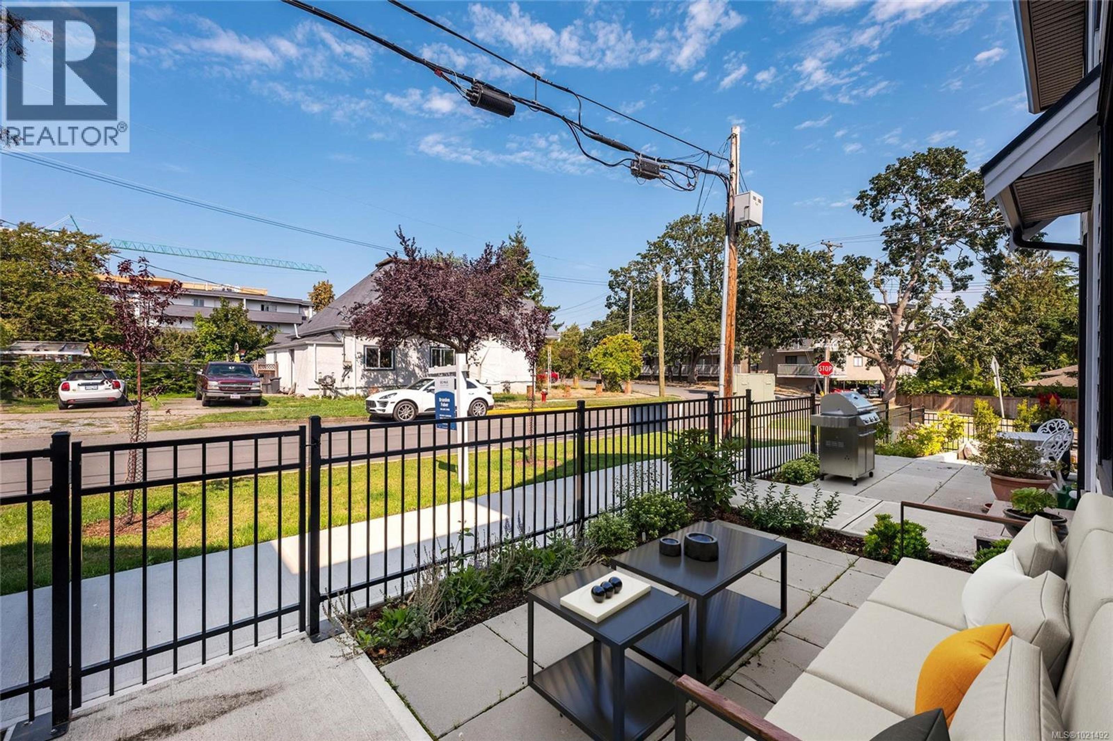 #6 820 DUNSMUIR RD - 22