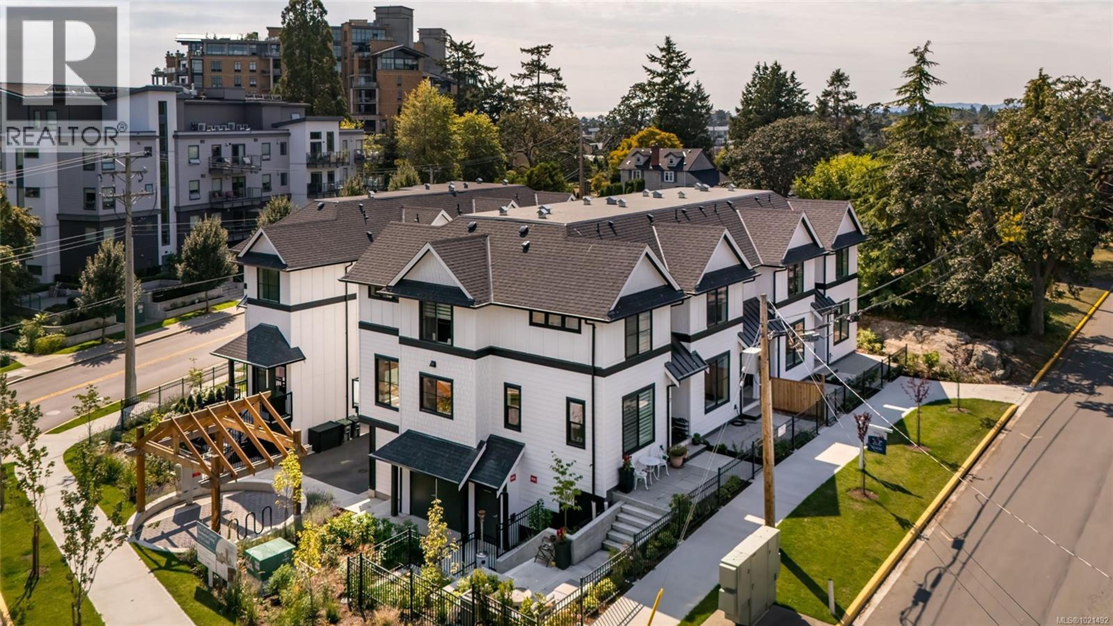 #6 820 DUNSMUIR RD - 23