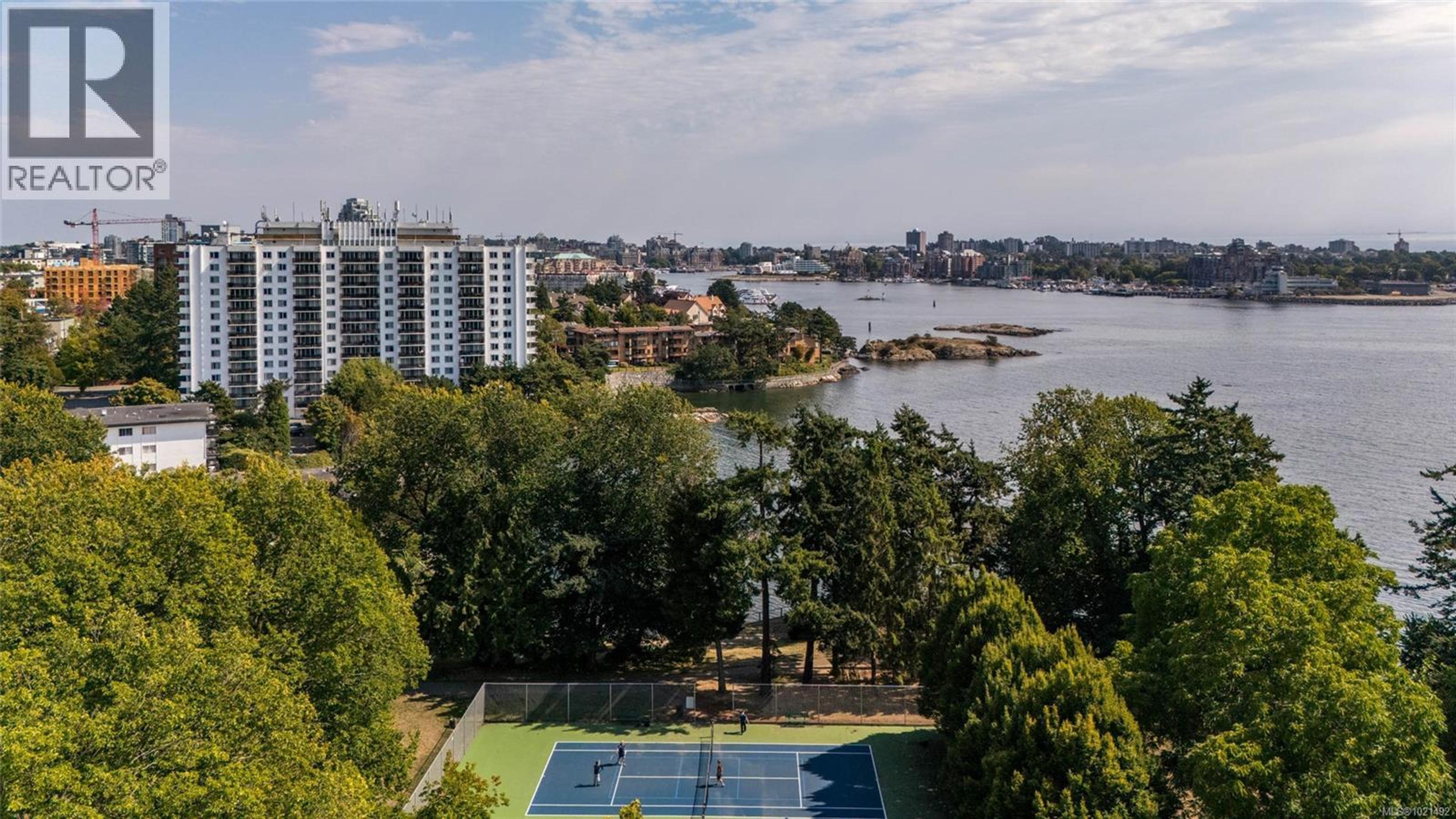 #6 820 DUNSMUIR RD - 25