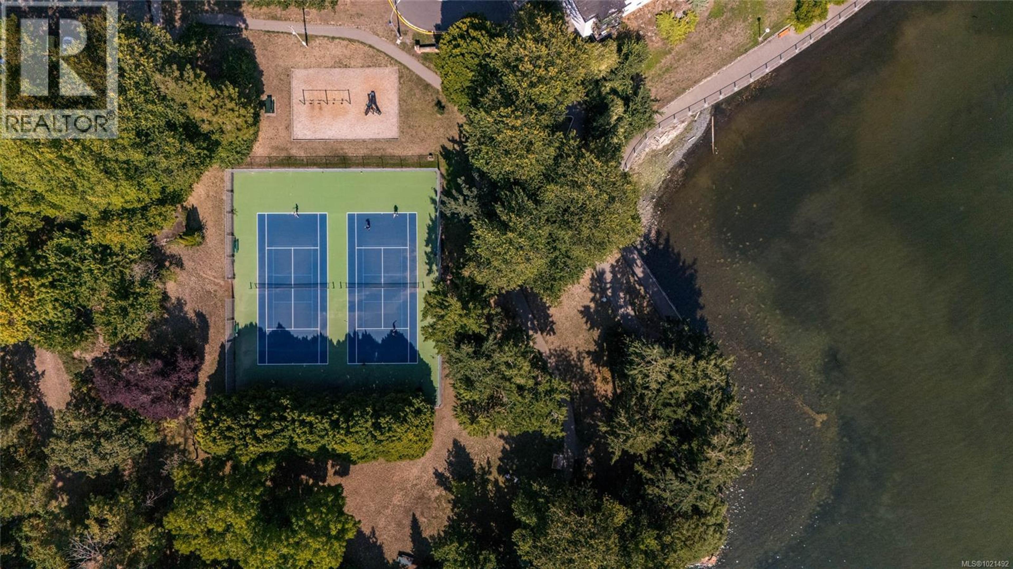 #6 820 DUNSMUIR RD - 26