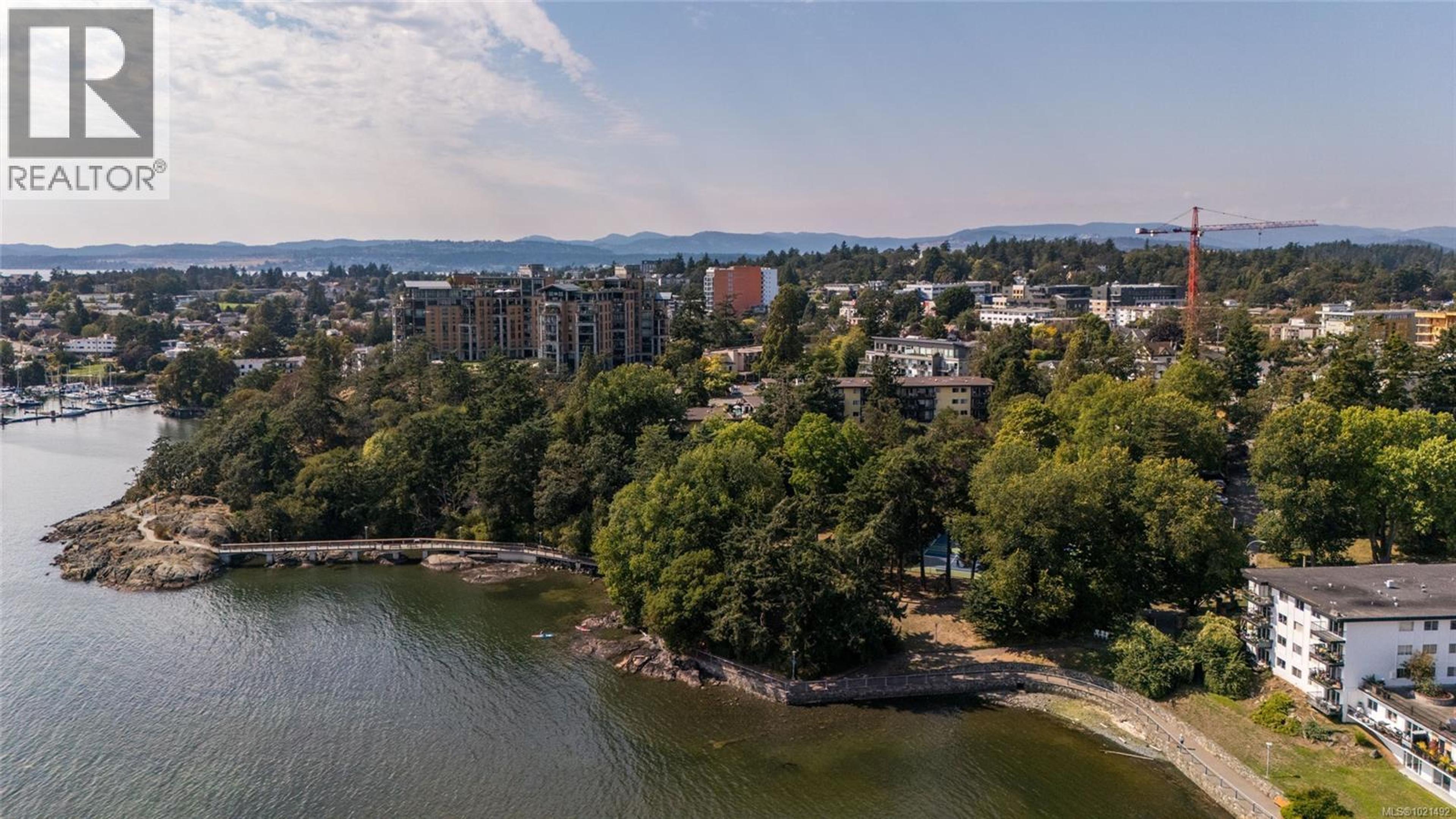 #6 820 DUNSMUIR RD - 28