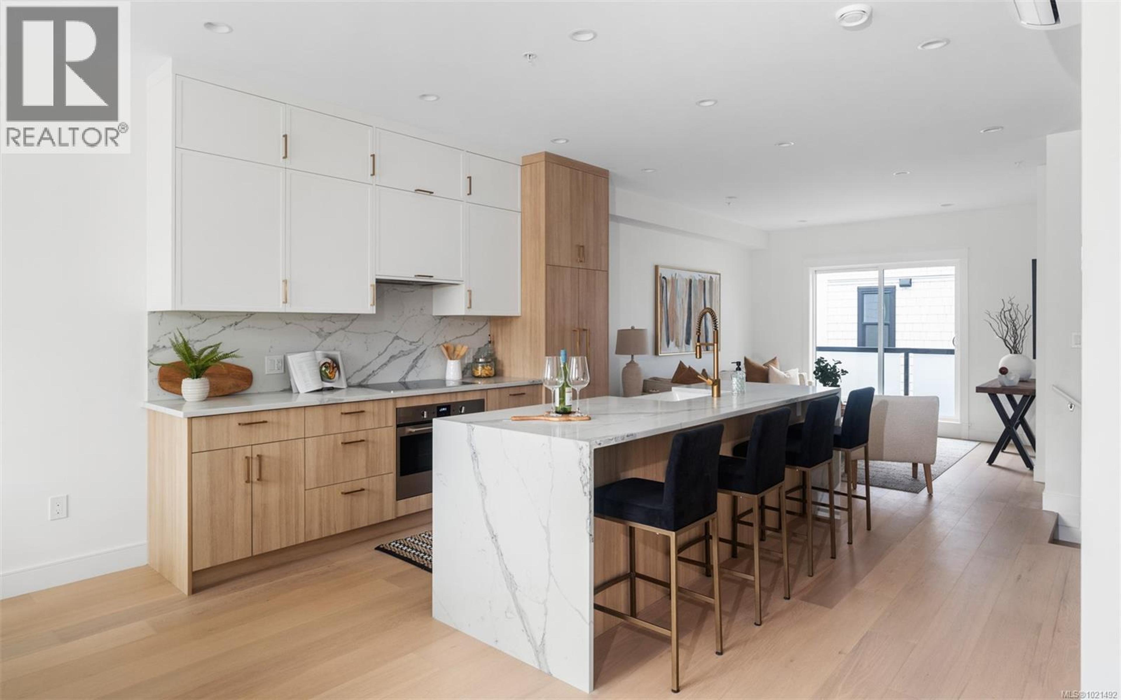 #6 820 DUNSMUIR RD - Image 3