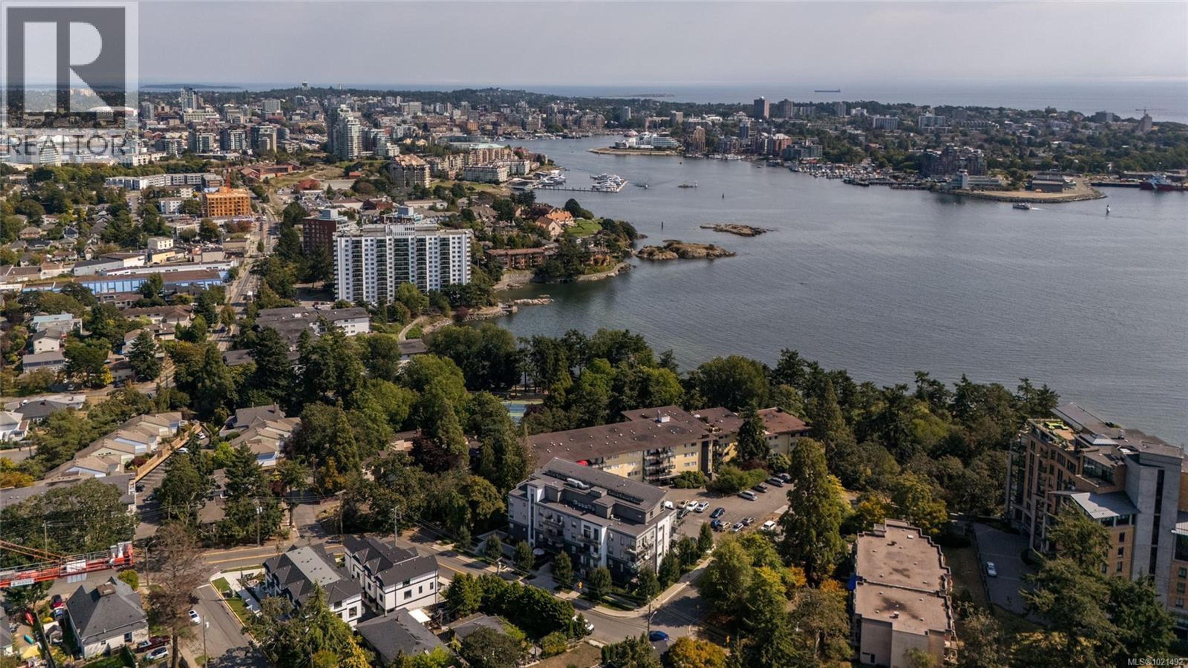 #6 820 DUNSMUIR RD - 30